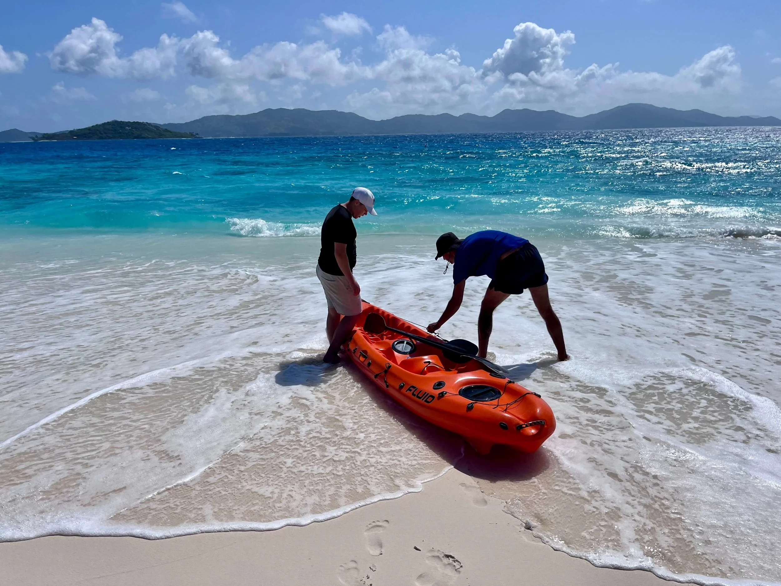 Le kayak est une activité aquatique respectueuse de l'environnement disponible sur l'île de Cousine.