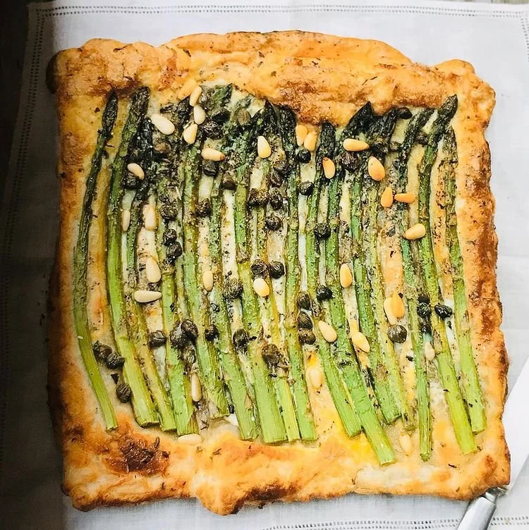 Golden asparagus tart