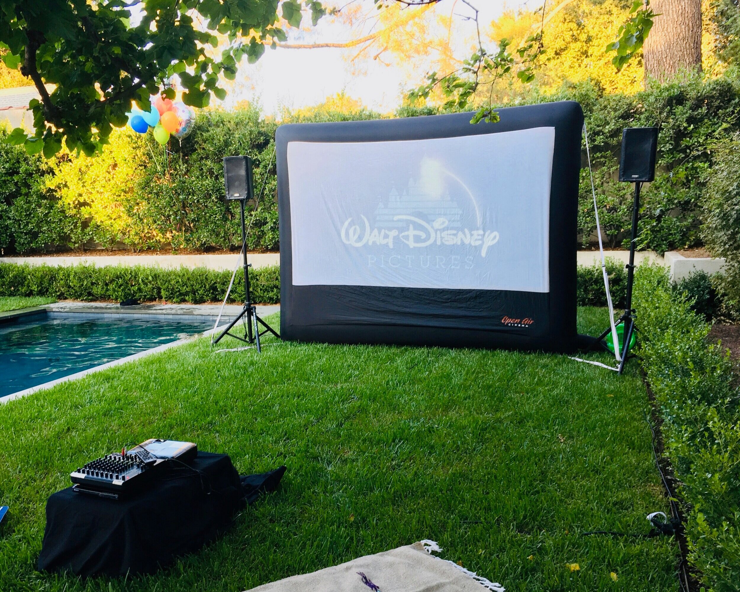 Small HD Outdoor Movie Package