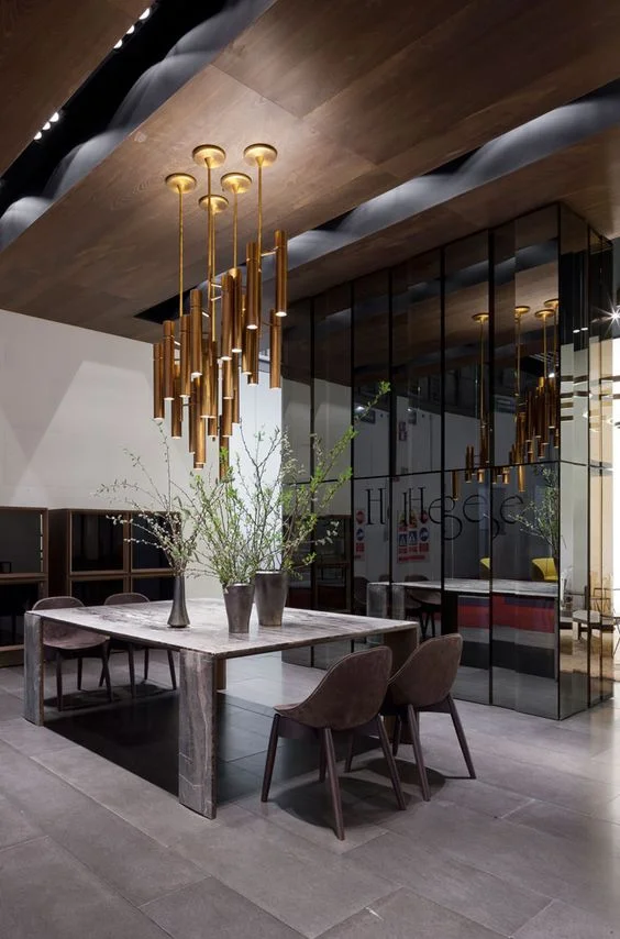 Henge’s collections include not only various woods, stones, hides and fabrics but also extraordinary materials such as steel mesh, baked and decorated lava, processed in accordance with the ancient traditions of Sicily, ceramic stoneware, glass and, lastly, a vitally important ‘material’ for architects – light. henge07.com
