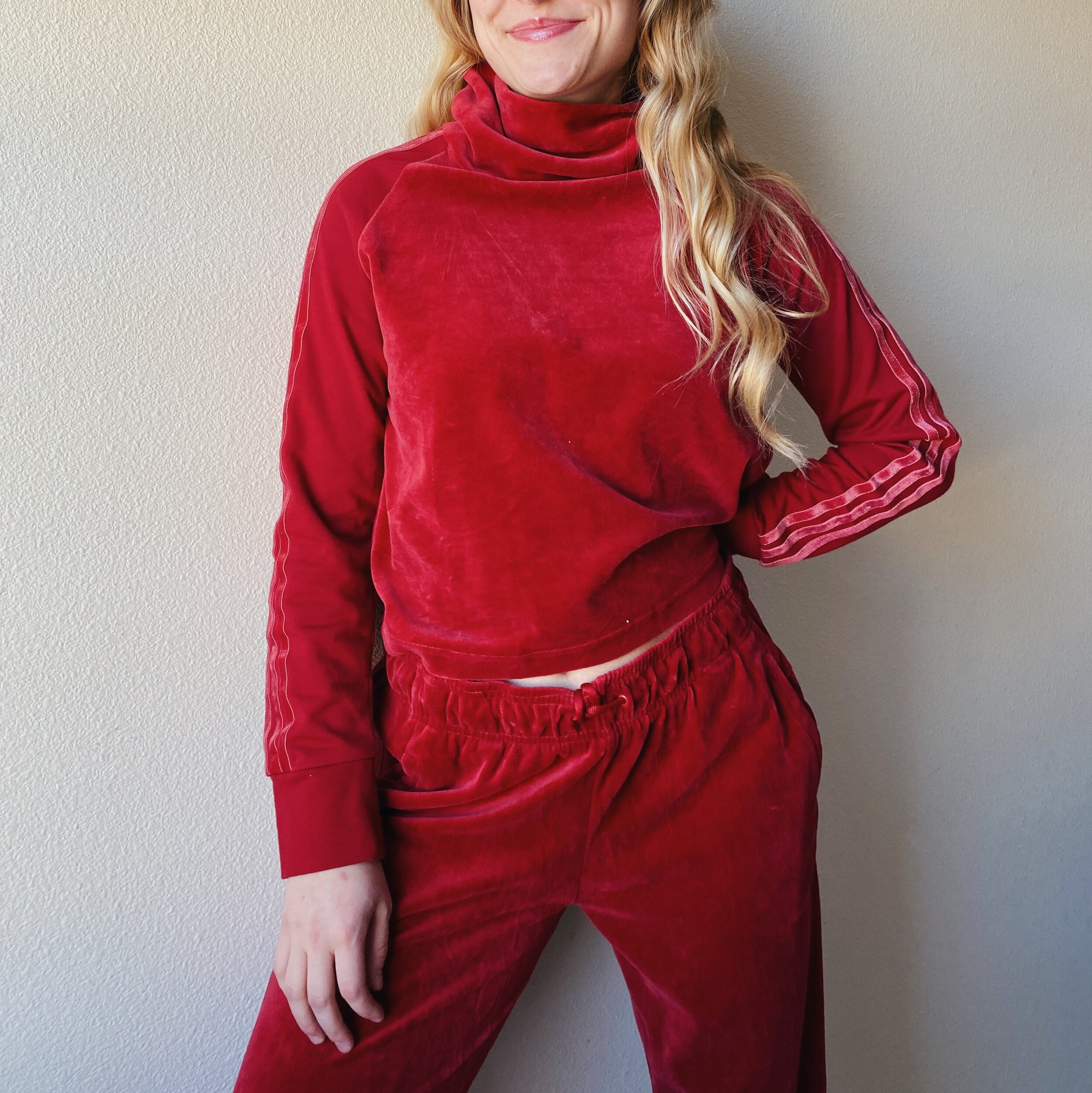 TOP - Red Adidas Sweatsuit (S)
