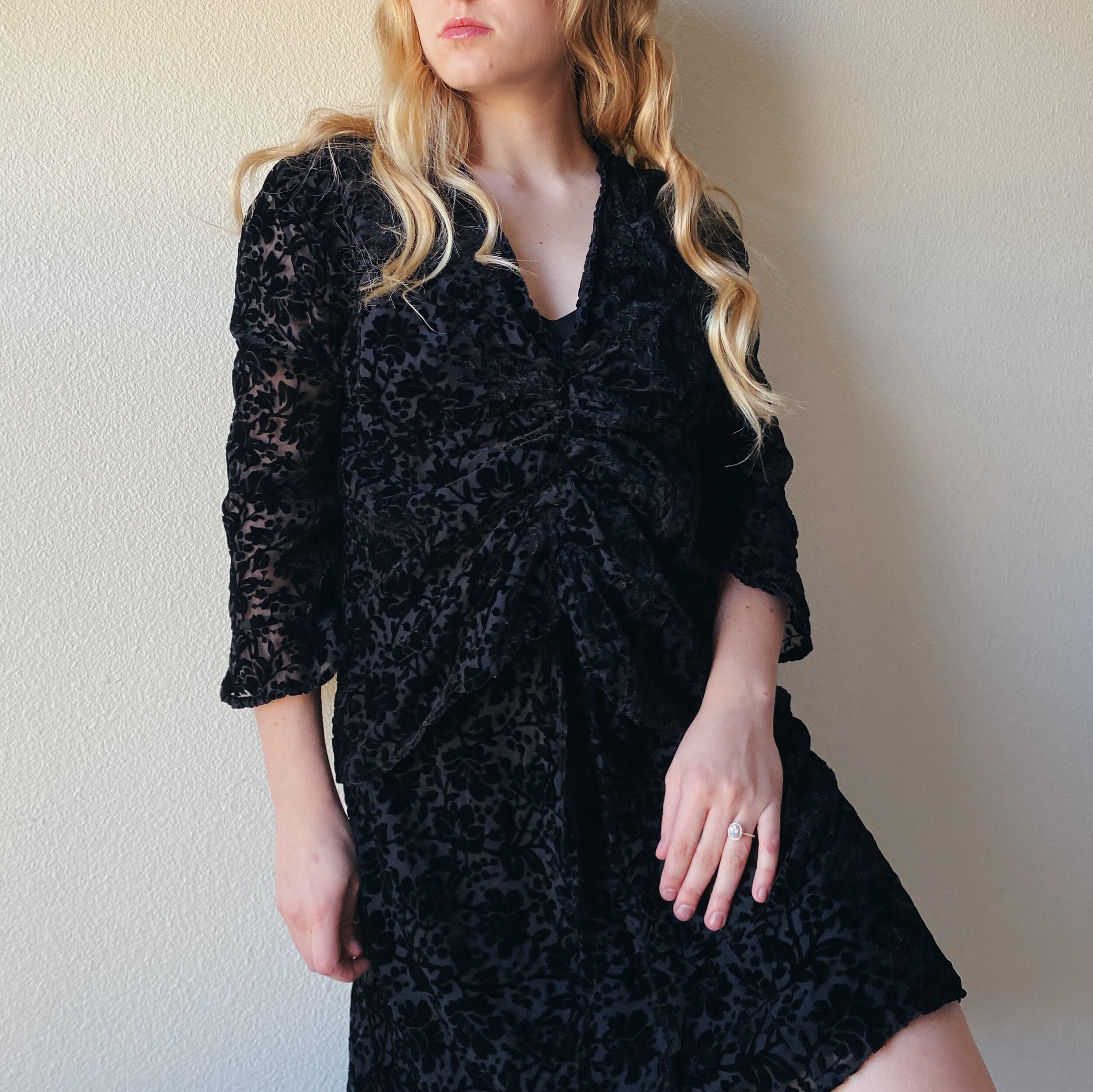 Above the Knee Floral Velvet Pattern Skirt (L)