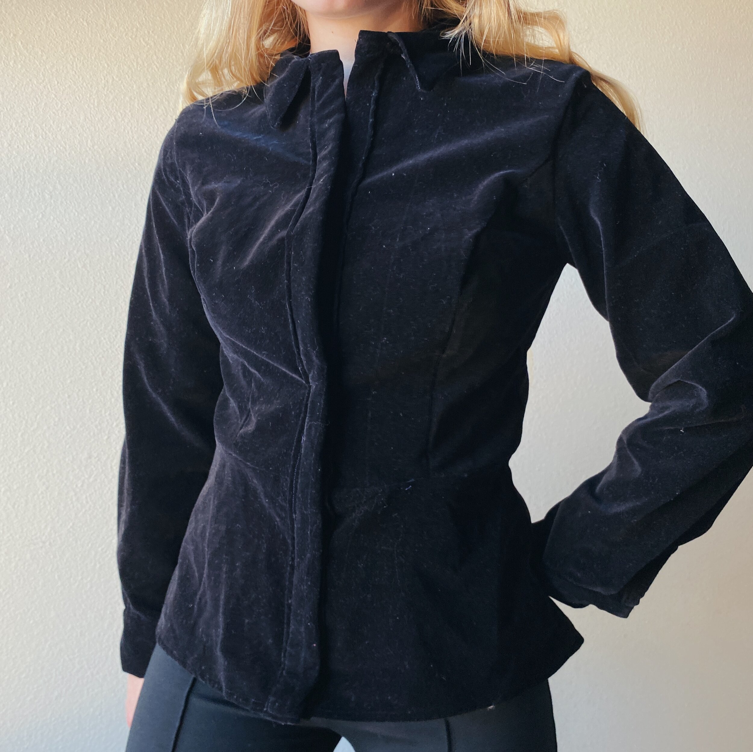 EllenOriginal Buttonless Button Up Blouse (S)