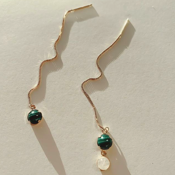 maalo-jewellery-bespoke-gold_chain_earrings-malachite-moonstone