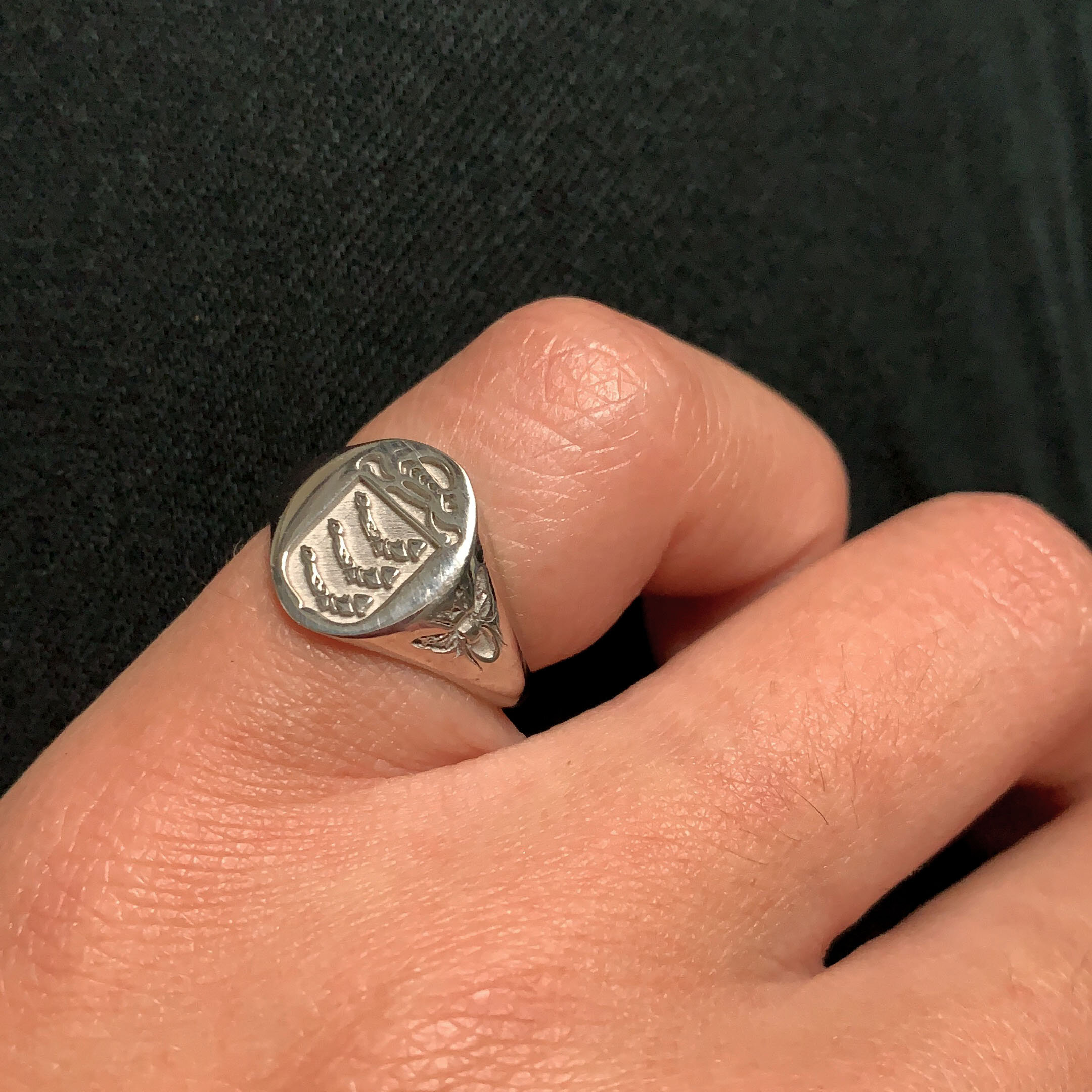 maalo-jewellery-bespoke-Armstrong-Signet_Ring-engraved-silver