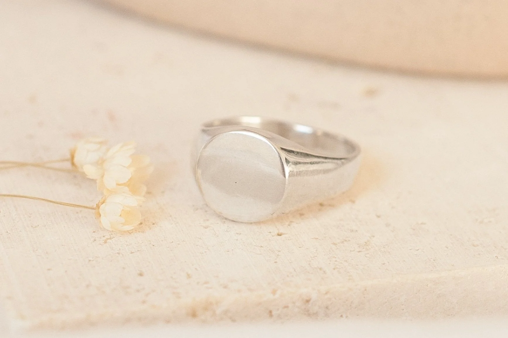 Circulo Signet Ring