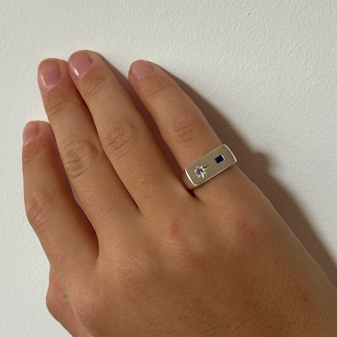 maalo-jewellery-bespoke-signet_ring-silver-sapphire-amethyst