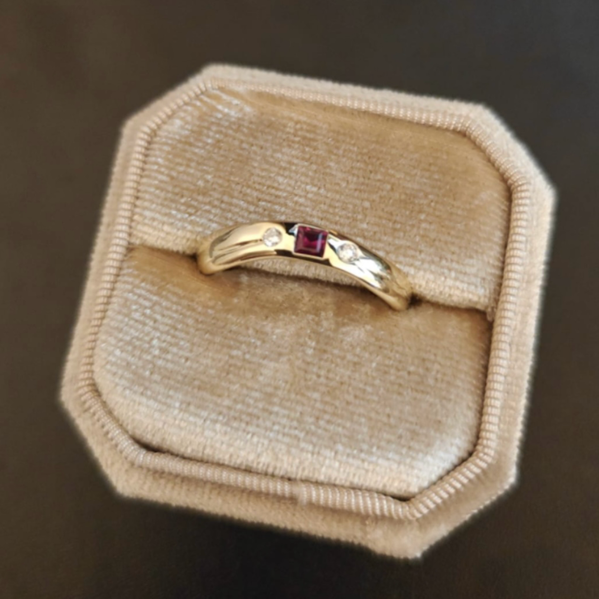 maalo-jewellery-bespoke-carnelian-engagement_ring-14_ct_gold-ruby-diamonds