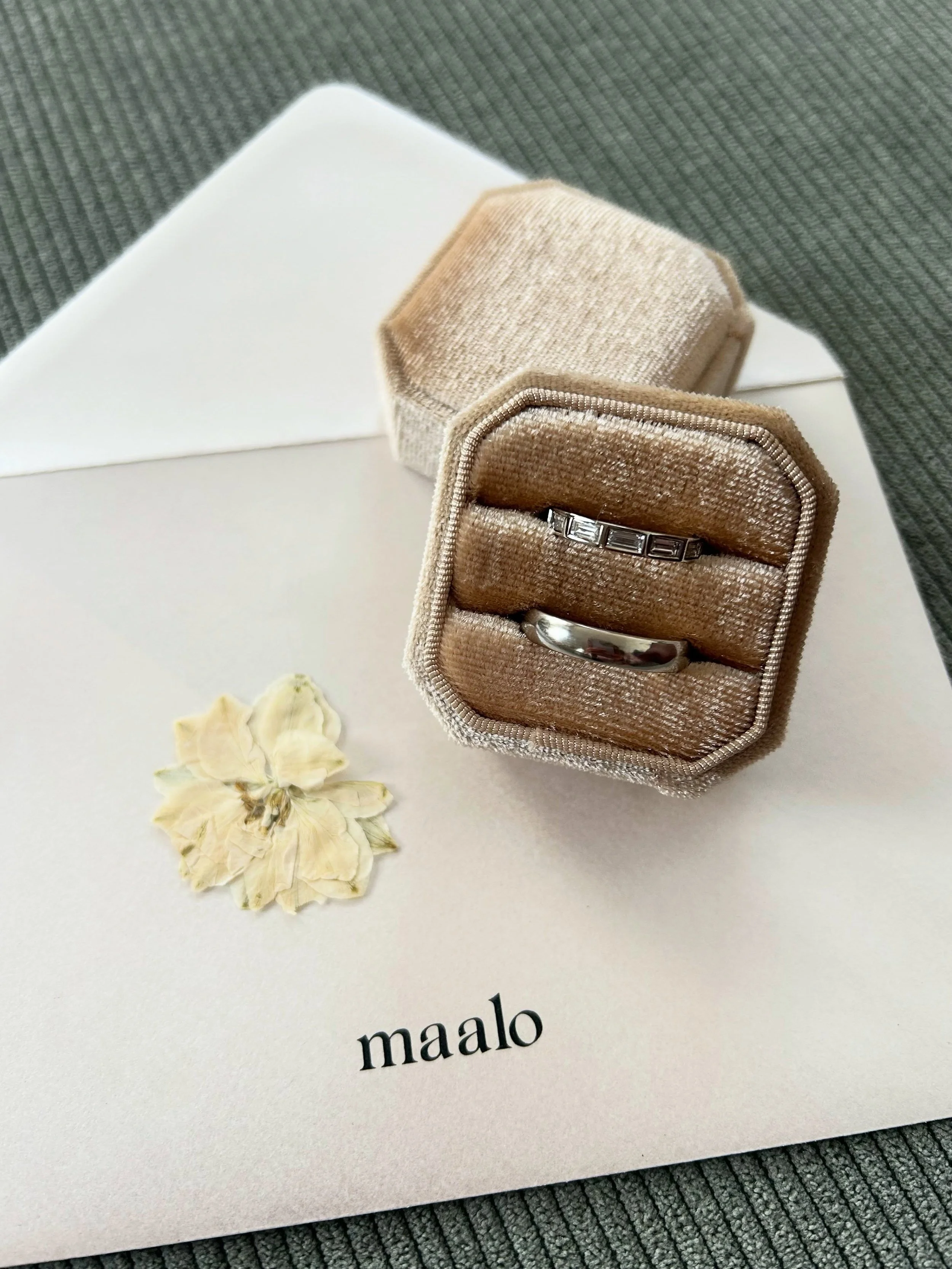 A little sneak peek of the wedding bands I made for my dear friends, Tania &amp; Juan 🤍

Making these was really special. Knowing they&rsquo;ll wear them every day, and that they&rsquo;ll become part of their story over time. So happy for you both! 