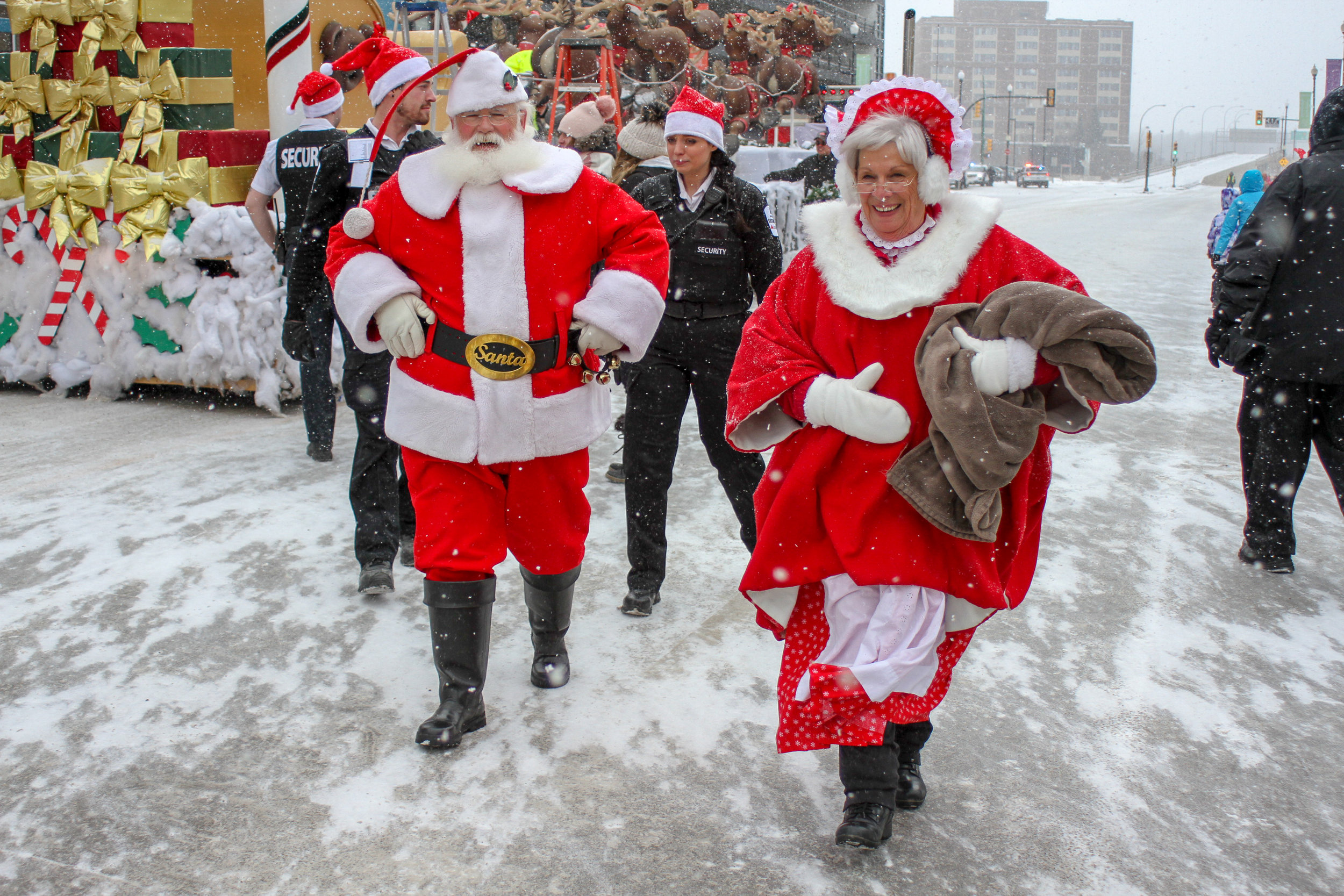 santa clause parade _18-181.jpg