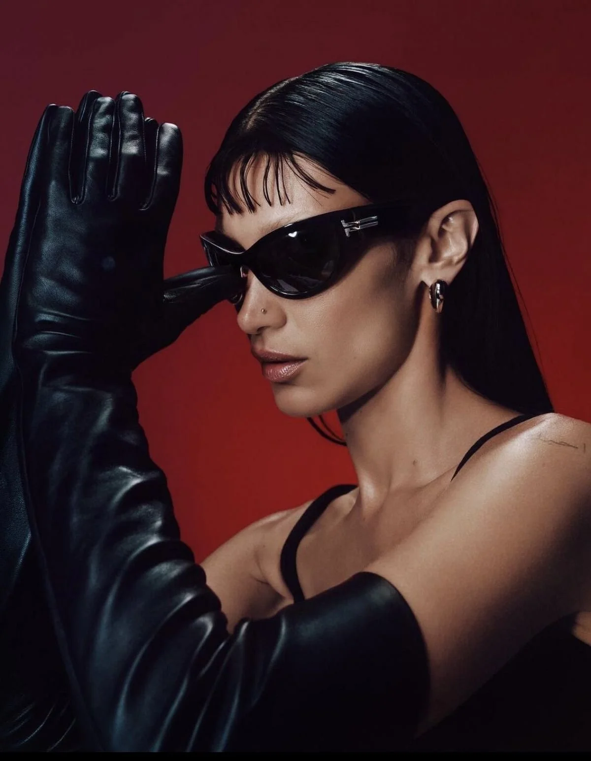 bella-hadid-for-marc-jacobs-eyewear-campaign-spring-summer-2023-0.jpg