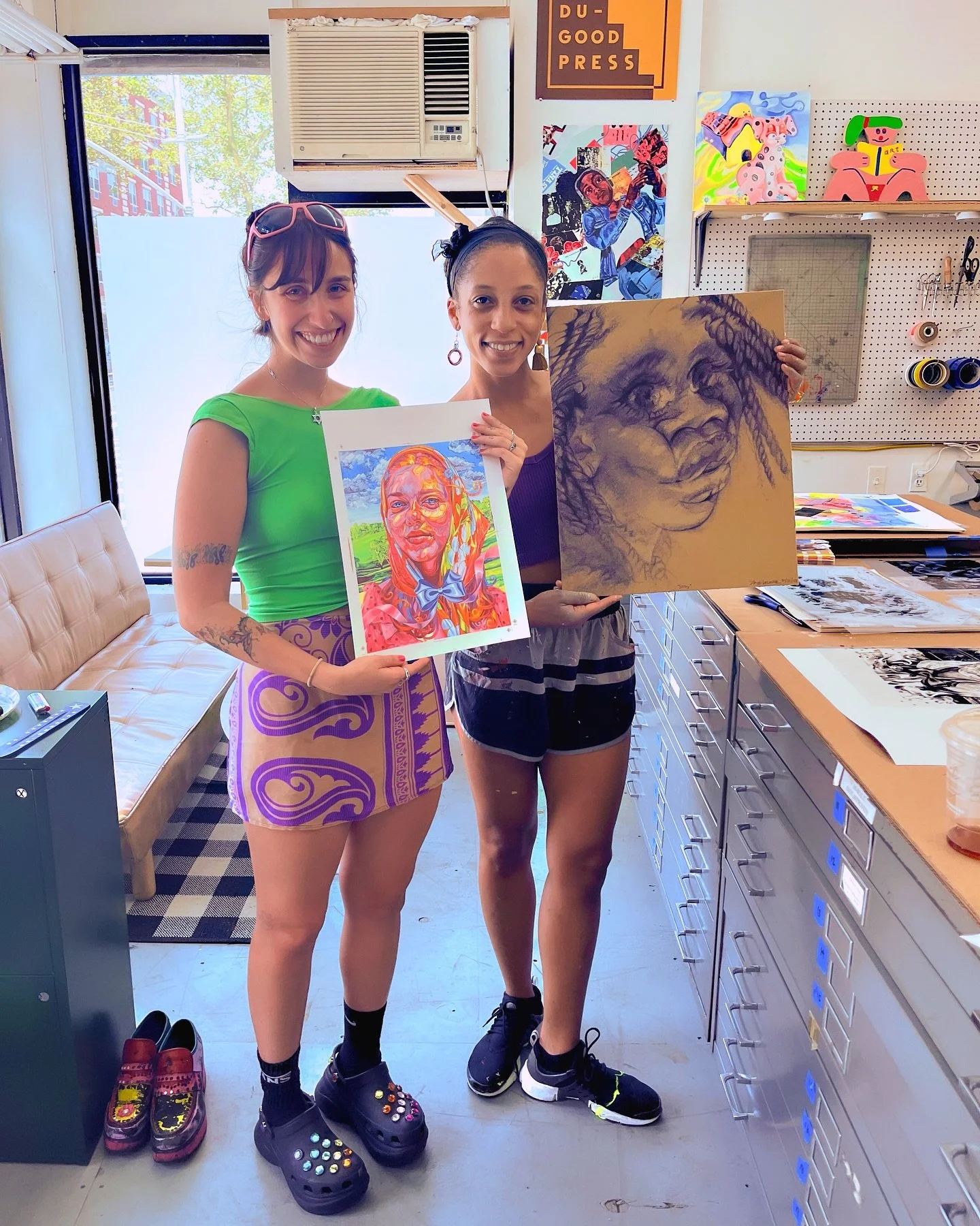 Rediscovered this photo of @hannahmontana12346789 &amp; @little_mouse_diuguid ( of @dugoodpress ) in the studio. Small Art World w/ Cute connections. 

&mdash;&lsquo;Sissy&rsquo; is a Signed, Limited Edition (Sparkly) 16 x 20&rdquo; | 5 Color Screenp