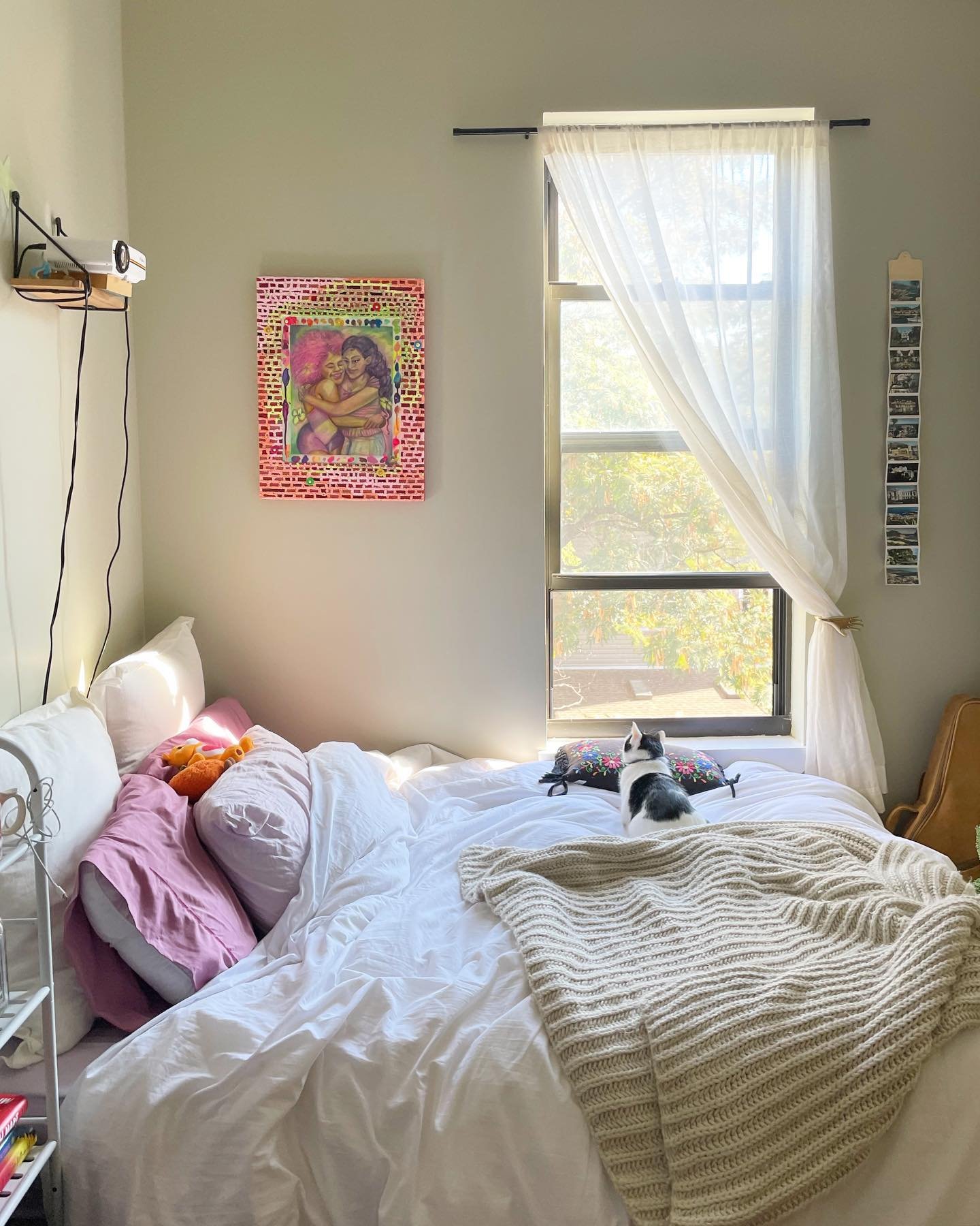 Seeing where the work lives 💗

&bull;
&bull;
&bull;
Ty @therealmandypatinkin 📸

Homegirls :)
Mixed Media: Beads, Barrettes, Rhinestones, Glass Mosaic, Joint Compound, Charcoal and Oil Paint on Board, 18x24&rdquo;