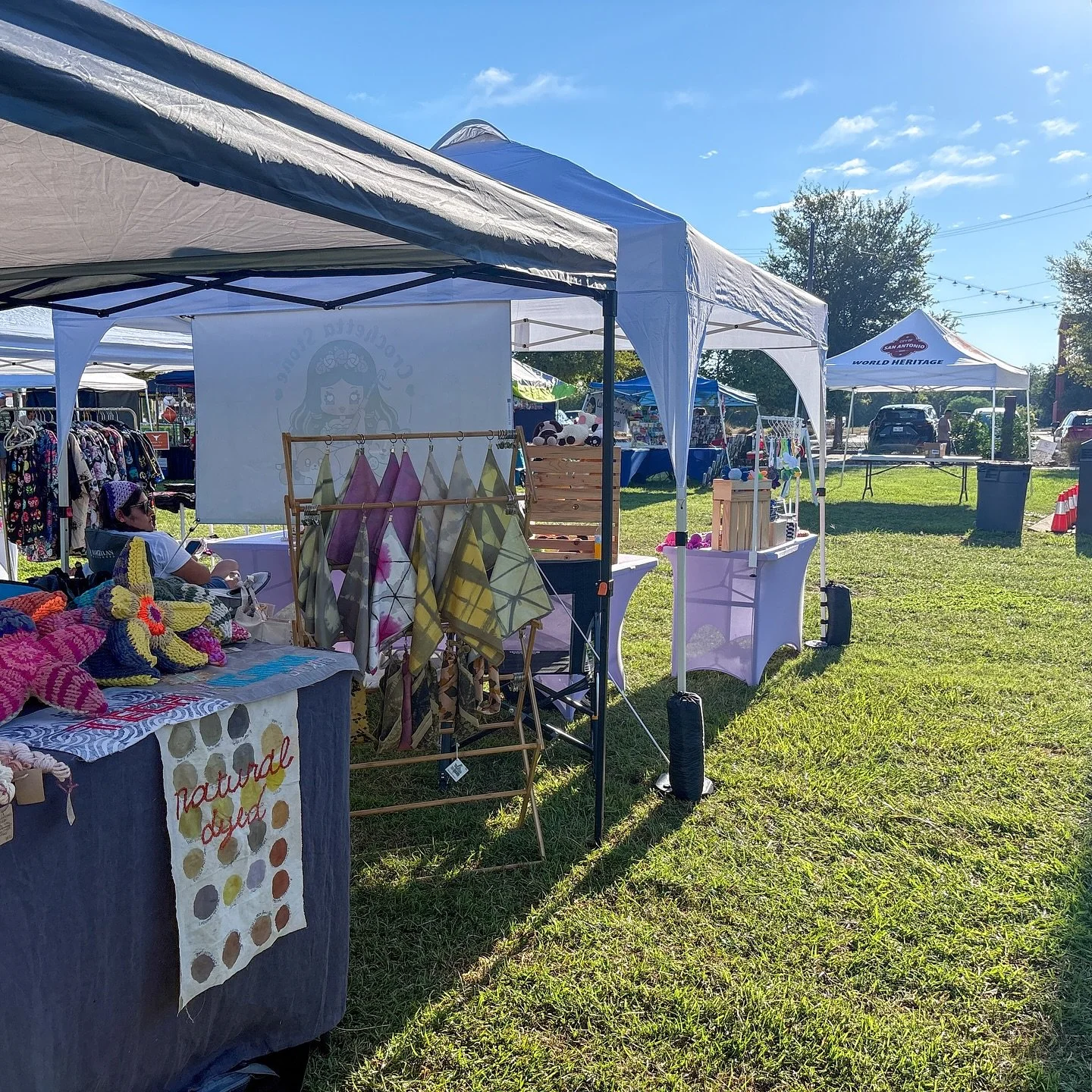 Here at Mission Marquee Farmers and Artisan Market 9:00am-1:00pm. 

My NATURALIZADA forage dyed table collection.
Naturals for outdoor or indoor elegance. 

Swipe thru to an eco printed locquat dyed mini tea party. 
#latechxicanastudio 
#shopsmallbus
