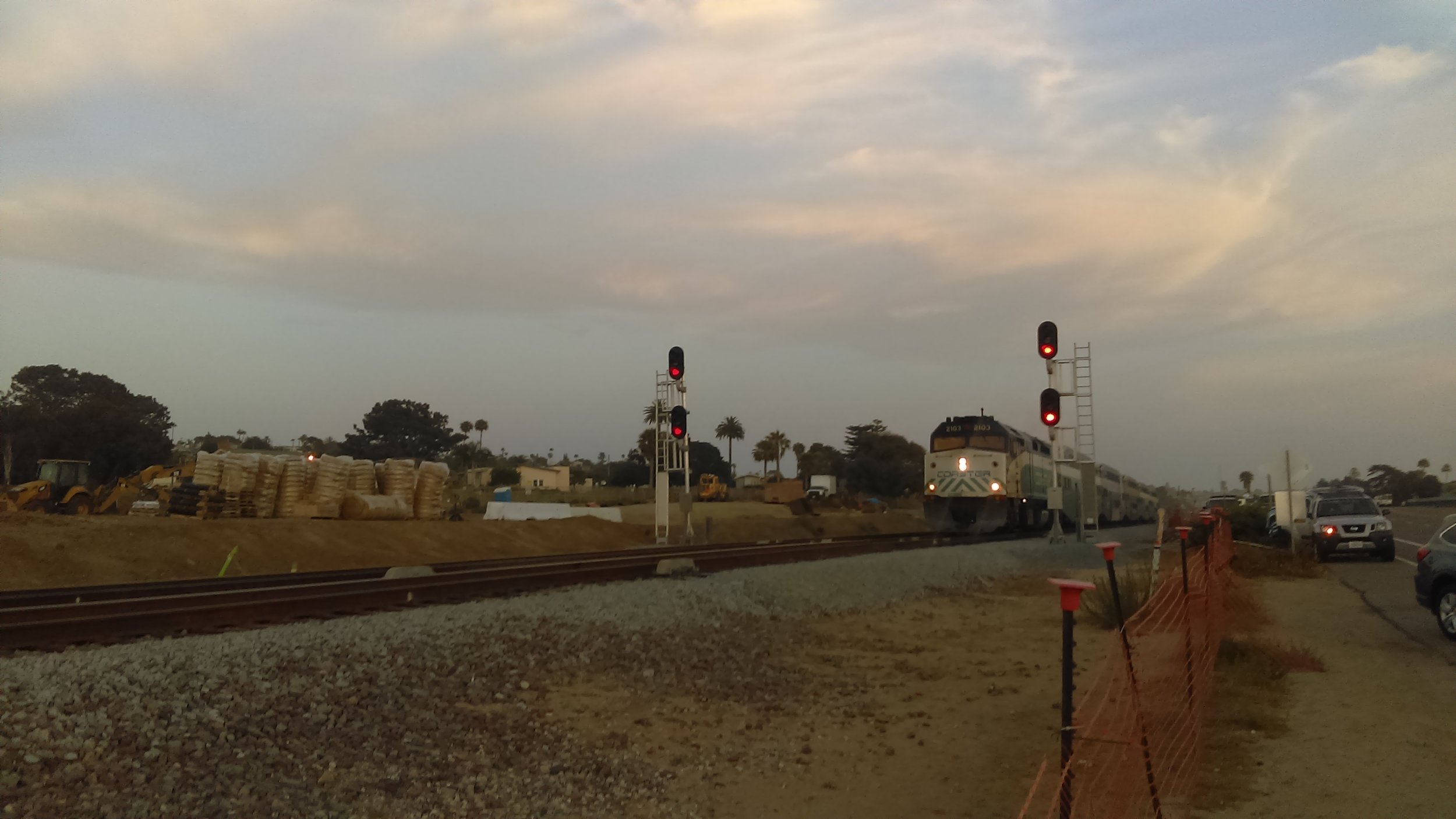 A northbound Coaster passes through the universal crossover at CP Cardiff, installed as part of the San Elijo Lagoon double track. Photo by Alex Lewis, 2018