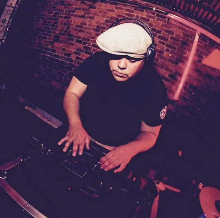 Dj Mellow.jpg