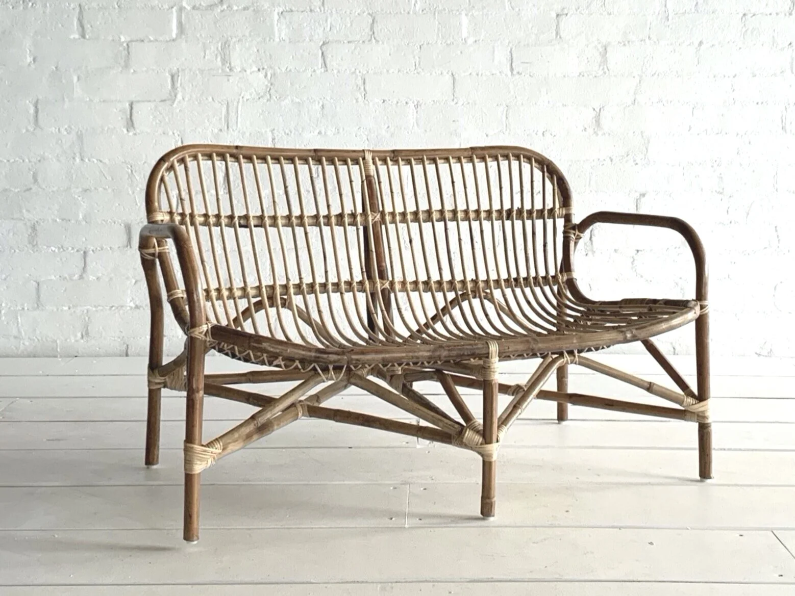 E344E320-1390-4E2D-907A-CE89BBC7FF65