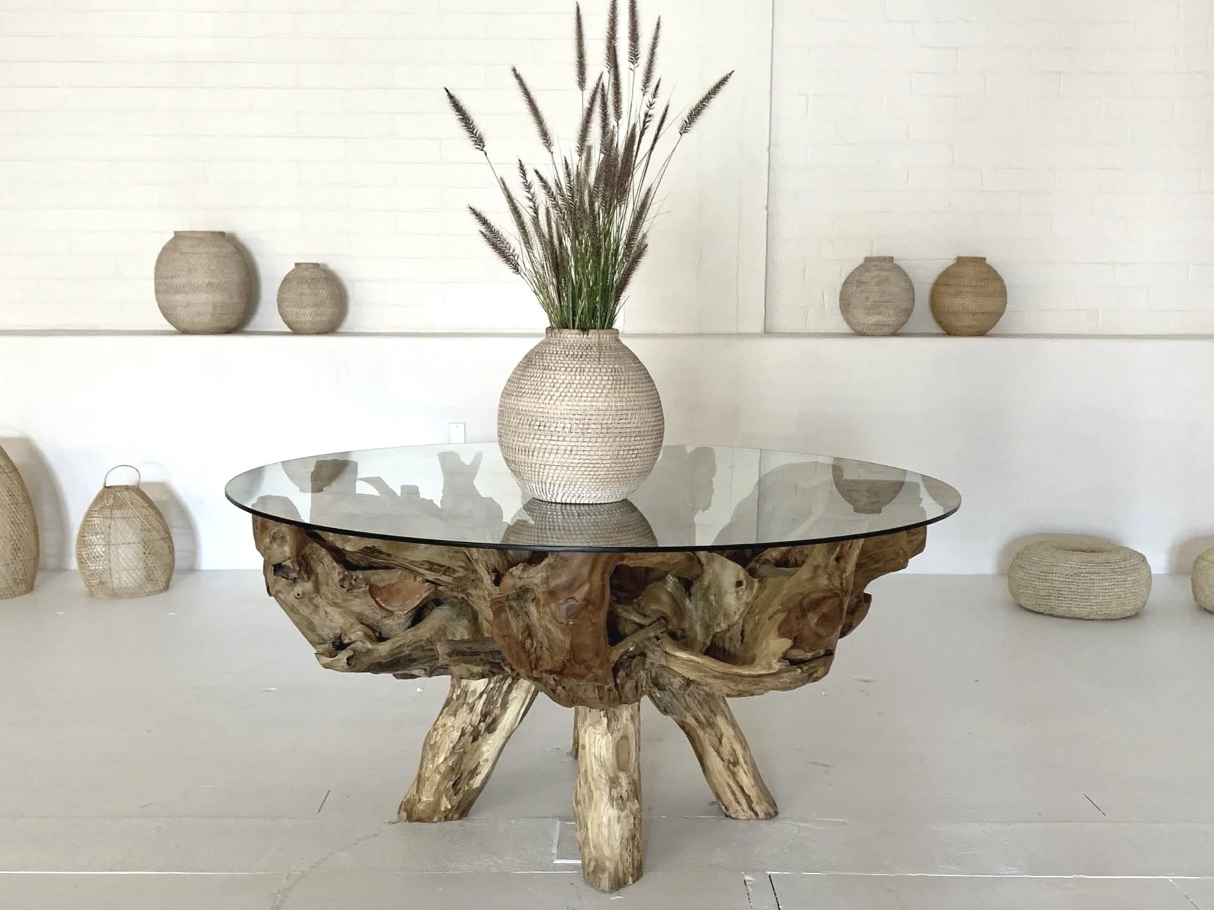 Amazona Dining Table