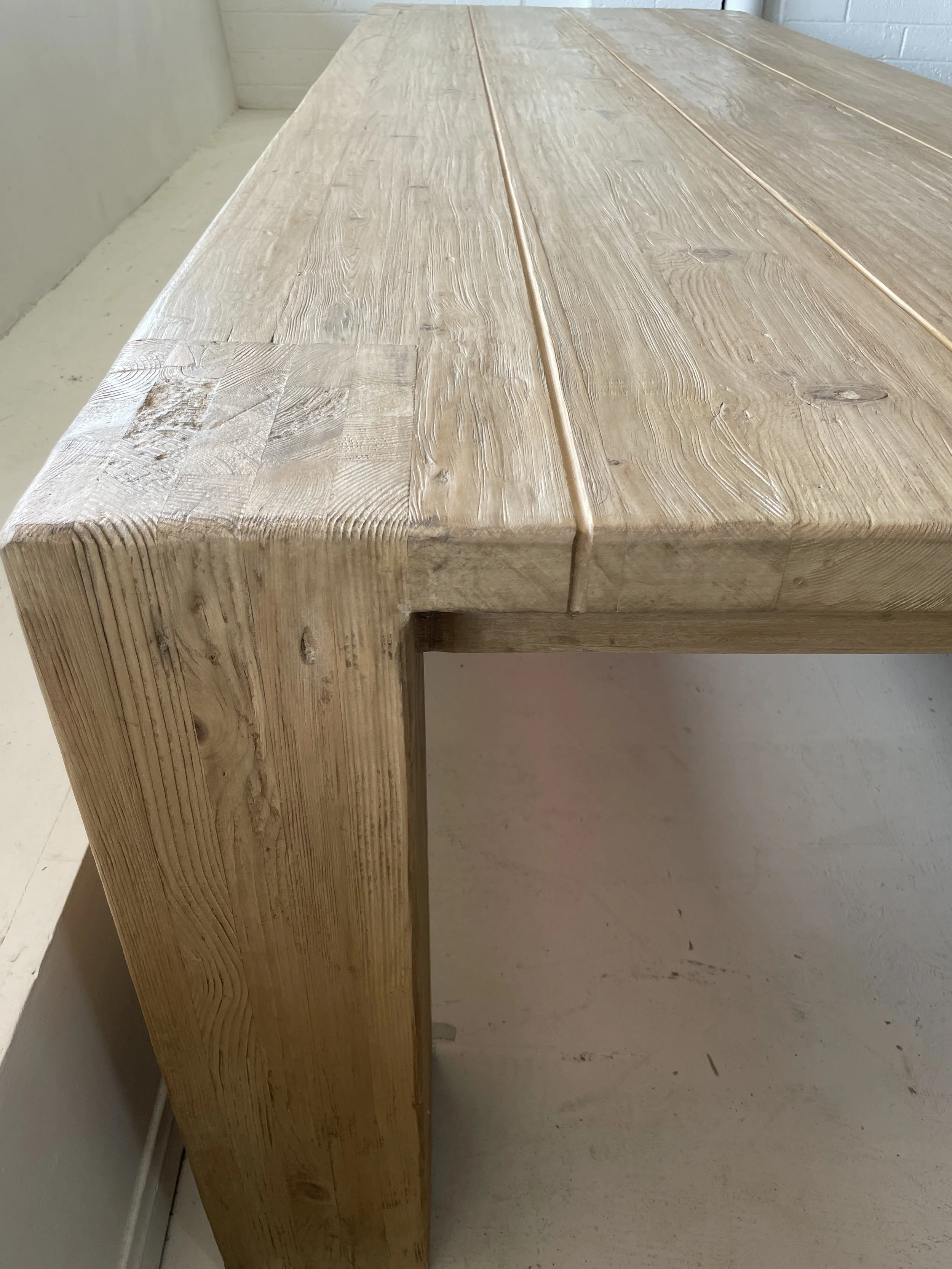 Ava dining Table-1.JPG