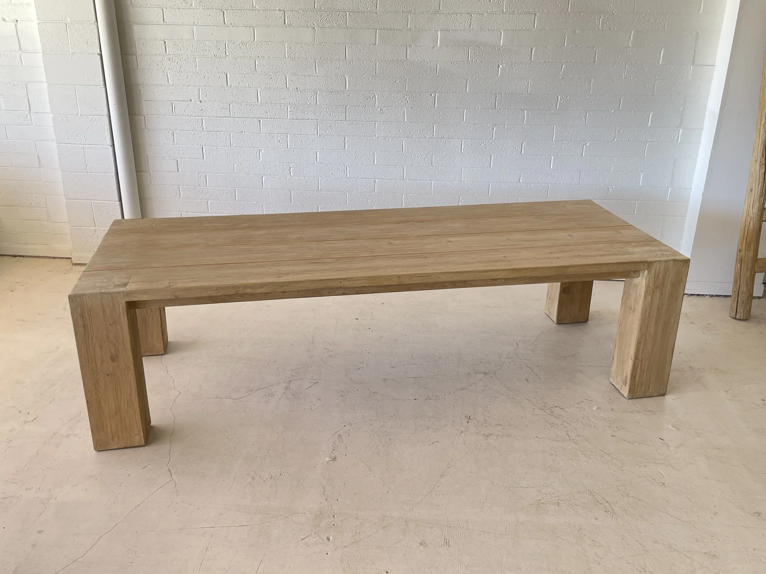 DINING TABLES — ACME 5 LIFESTYLE