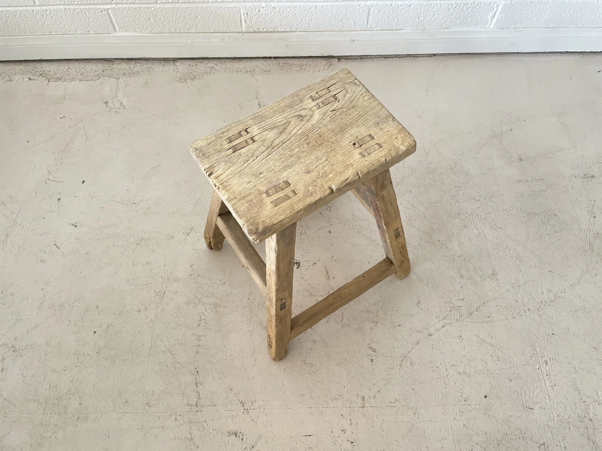 Candela Stool-3.JPG