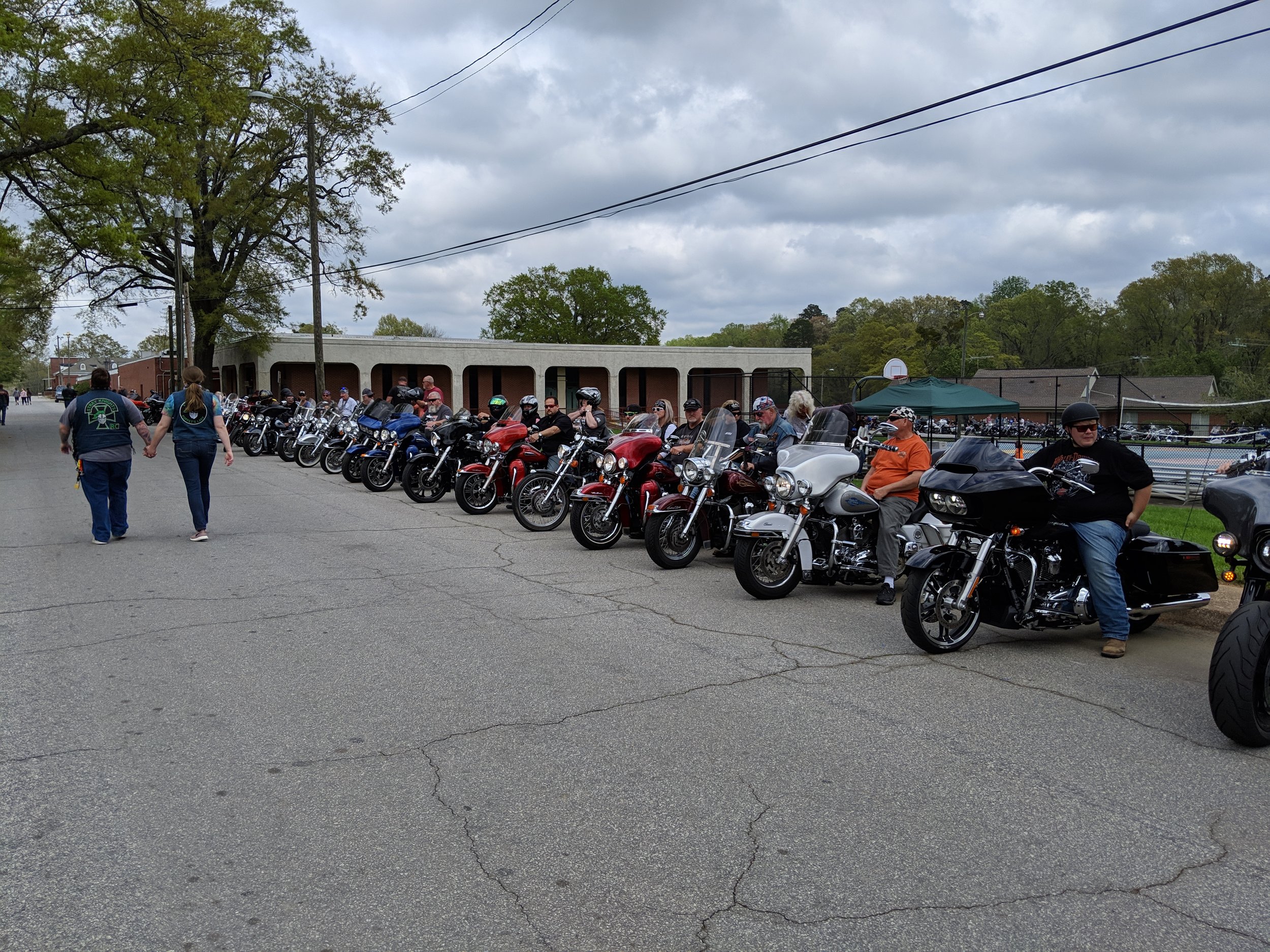 motorcycles lined up.jpg