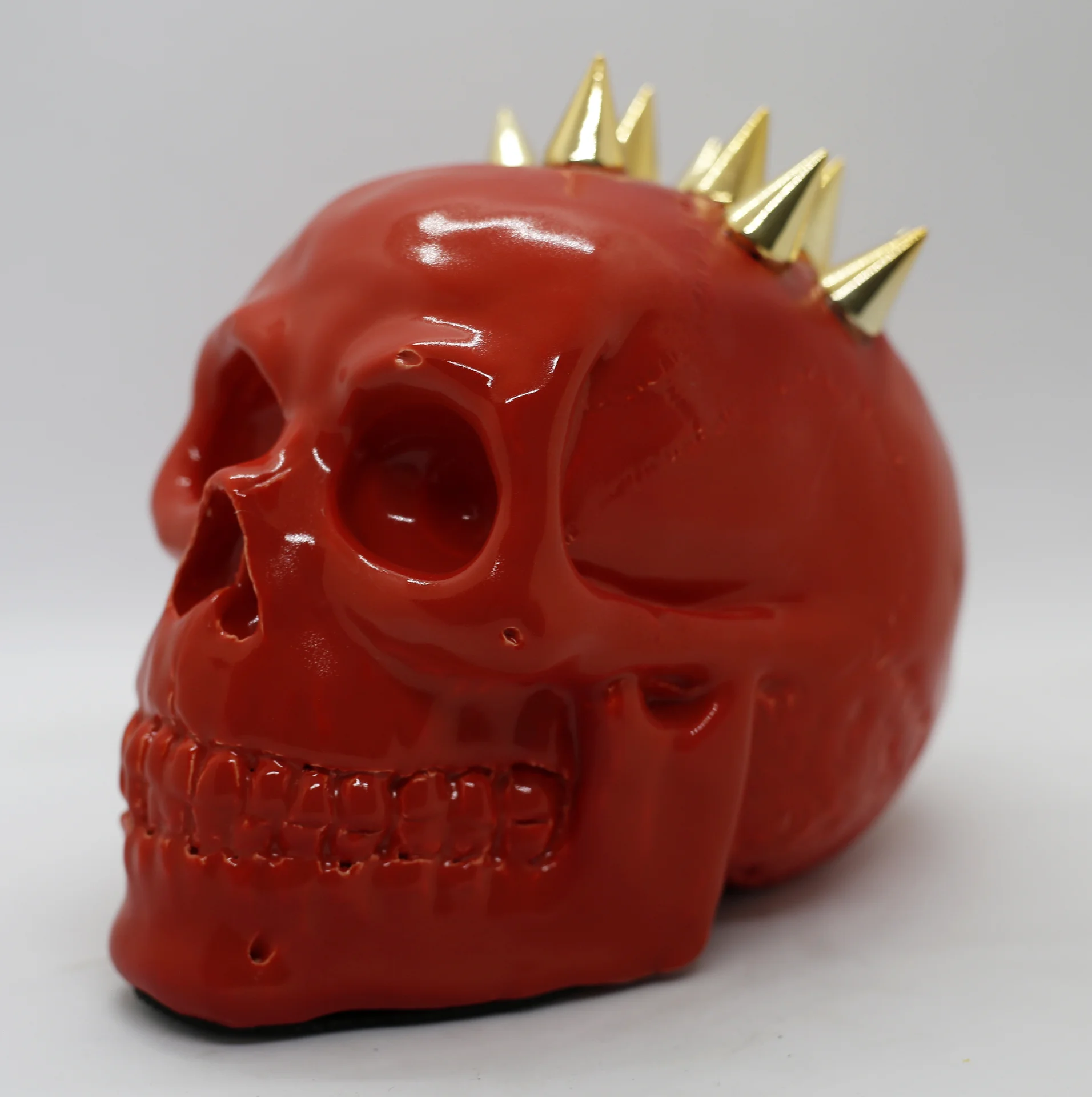 Red Skull Gold Spikes Left.JPG