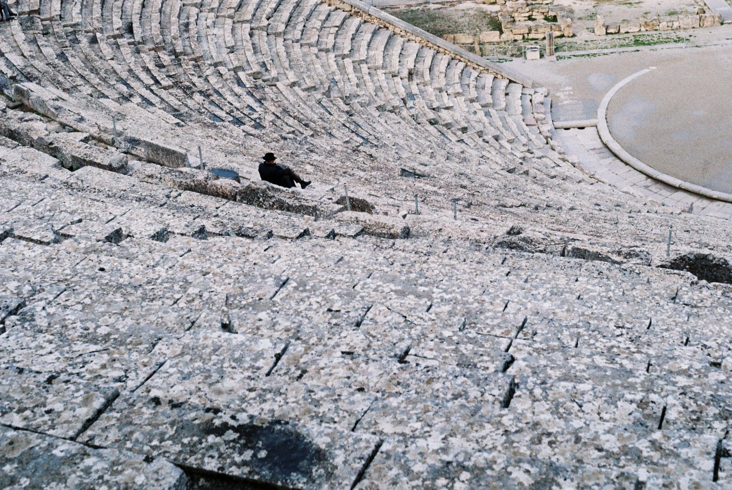 R1-04326-020A.jpg