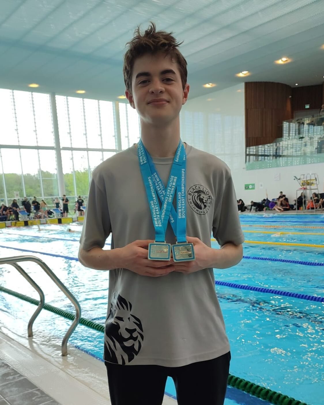 Big congratulations to Noah for his Silver 🥈 medal won in this mornings 50m breaststroke 🏊🏻&zwj;♂️ fantastic swim Noah 💪 #southeastregionalswimmingchampionships #fastswimming #competitiveswimming #greenwichuniversity #swimskins #rulethepool
