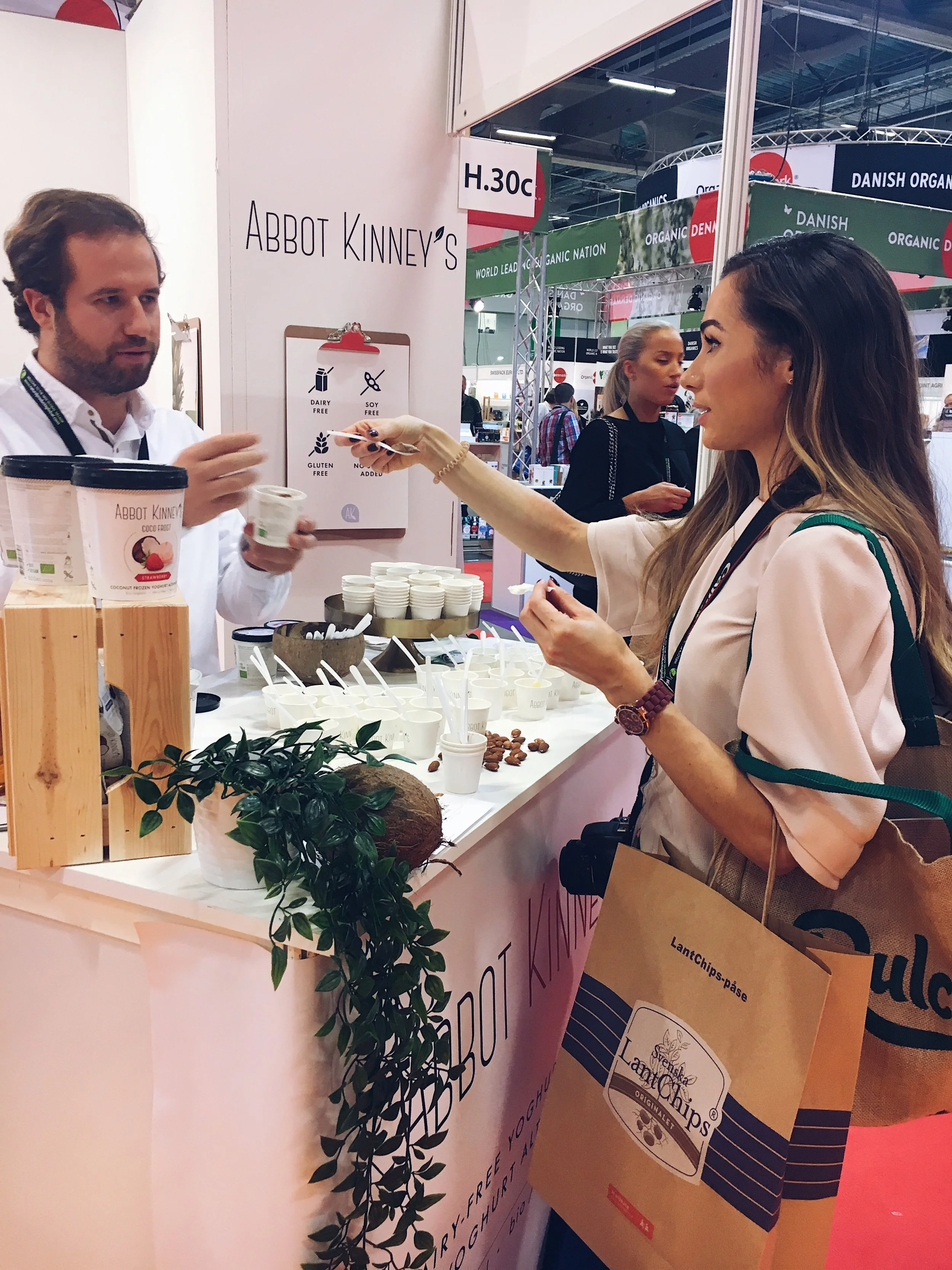 Kokosyogurt, min favoritt! Og de gar valgt navnet Abbot Kinney på produktene som tok meg rett tilbake til da jeg bodde der!