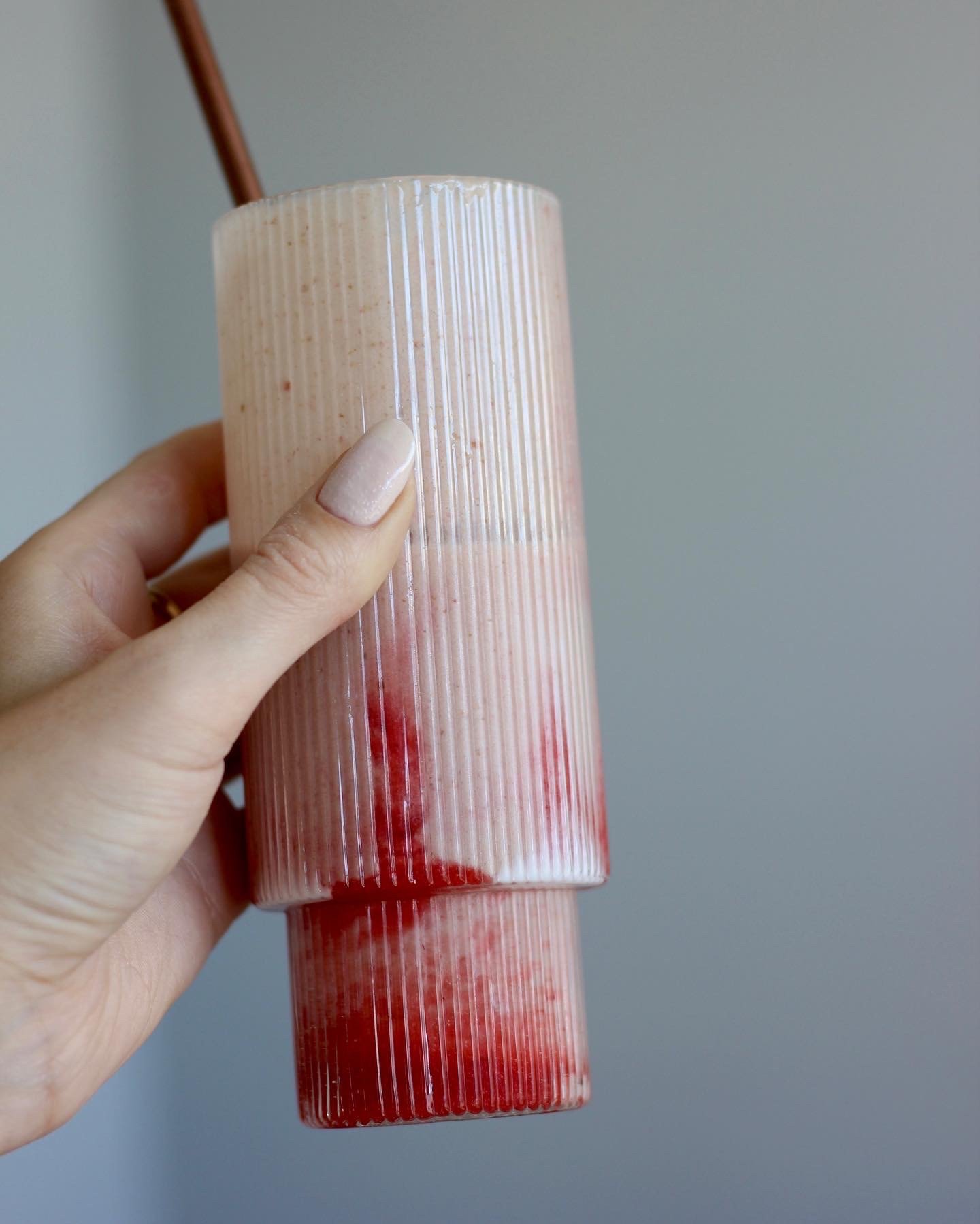 Hailey Bieber´s Strawberry glaze smoothie 