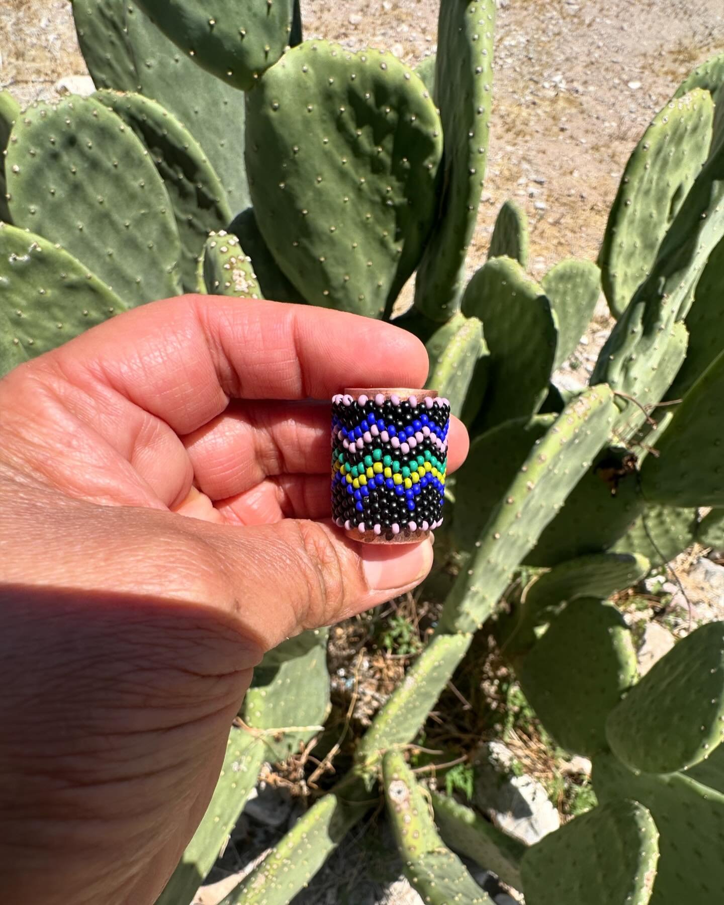 Copper &amp; Peyote bandana/scarf ties now available&hellip;.flowers were on my mind
Working on some minis too!

#beadworkerofelpaso
#beadworker 
#elpasotx
#elpaso
#aghaahatco
#inspiredbynature 
#desertstyle