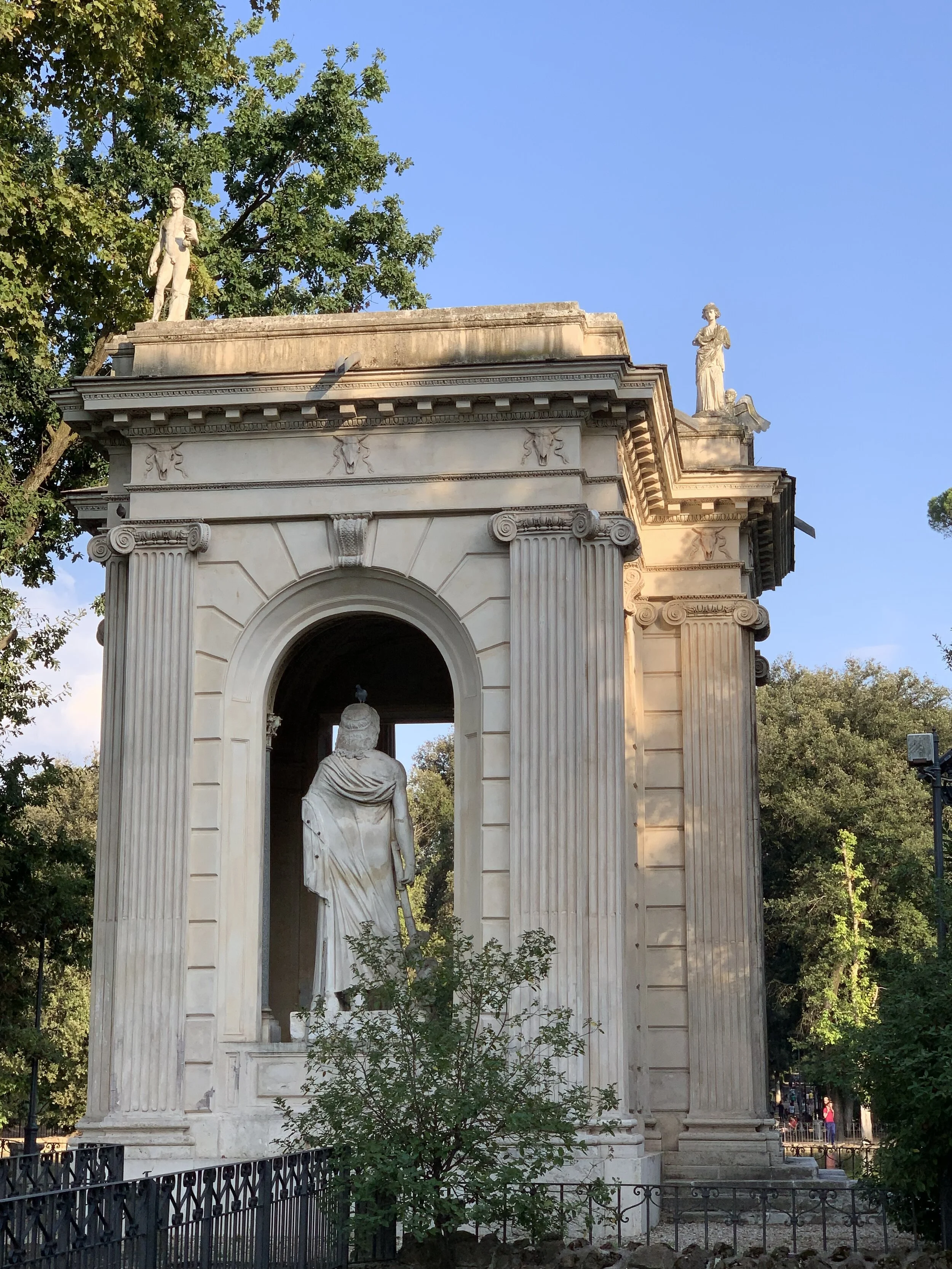  IN THE GARDENS OF THE VILLA BORGHESE, ROME 