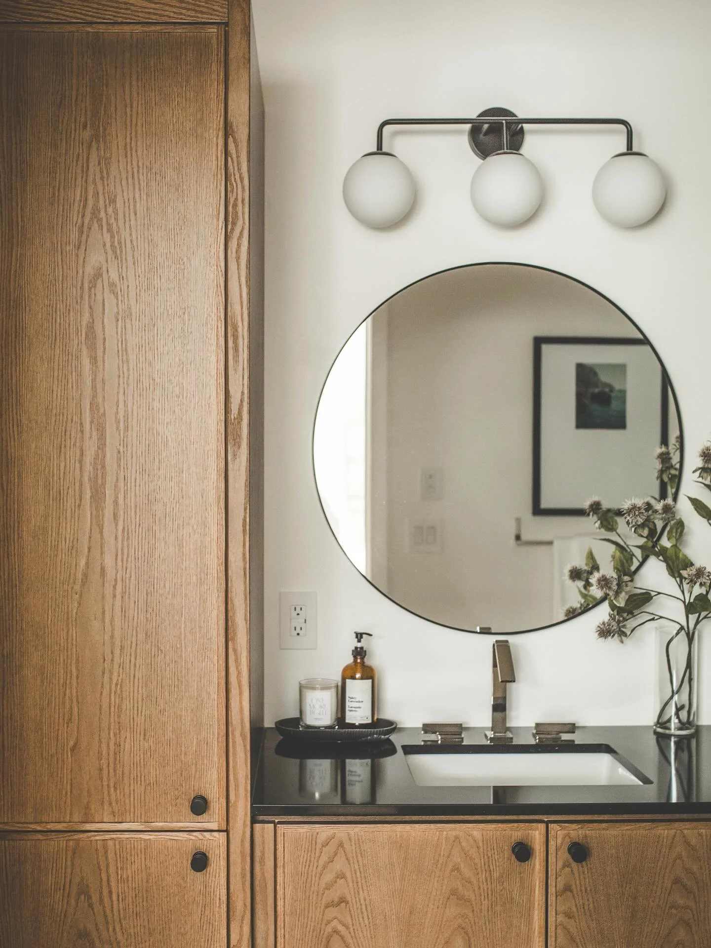 Ensuite at project loudon || #zhd 
&bull;
&bull;
Build - @joelrodriguessss 
Interiors - @zoehenrydesigns 
Styling - @urbantreasuresshop 
Photography - @xandraphotography