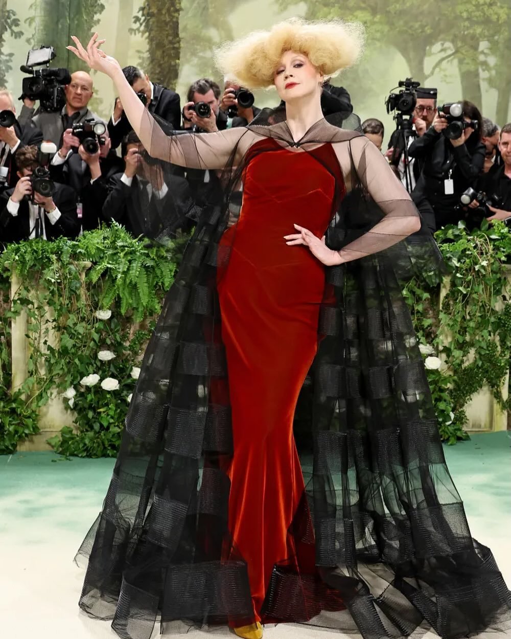 gwendoline christie, i bow before thee #metgala