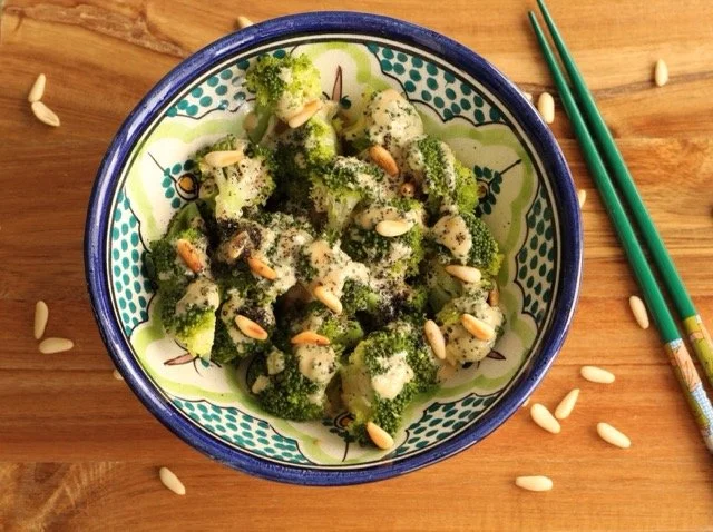Coolinary_recetas_snacks_salados_y_acompañamientos_brocoli_con_salsa_de_tahini2 a mida mitjana.jpeg