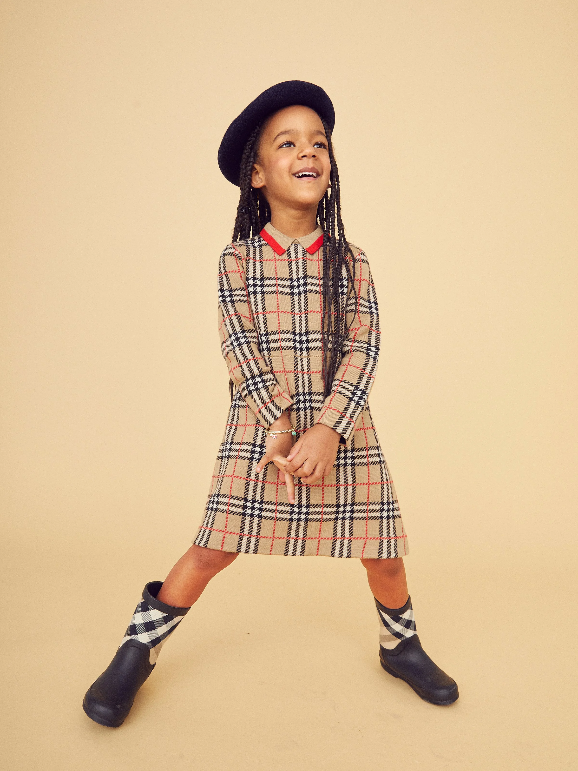 1 20220210 VERUSCHKA_SHOT 1-145 v1_S.jpg