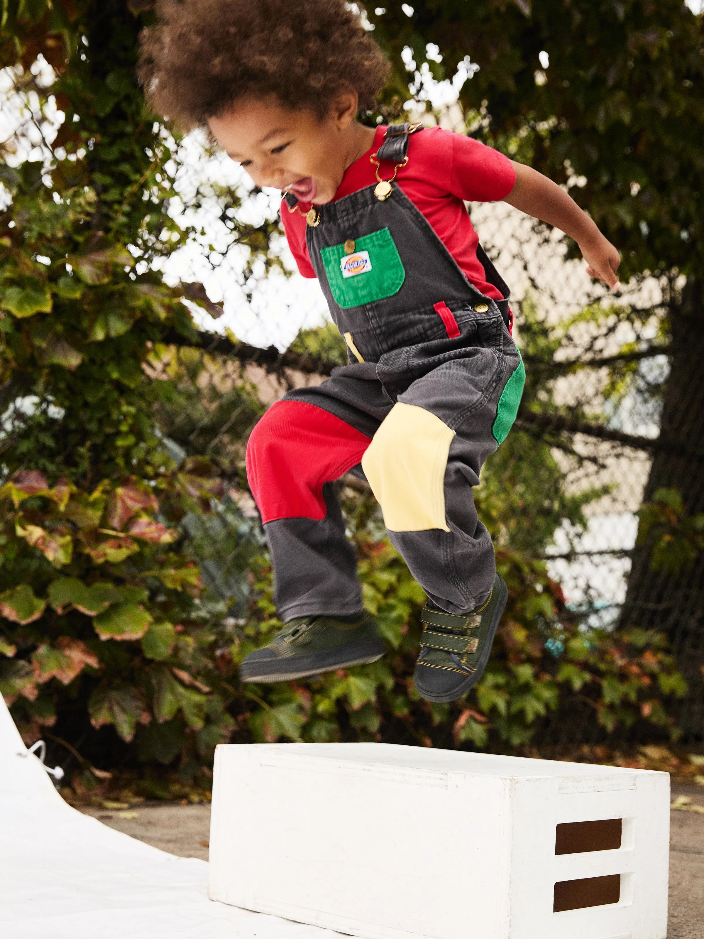 20251011_POP_UP_Parachute_Fall_09 Kayembe_1676_V1.jpg