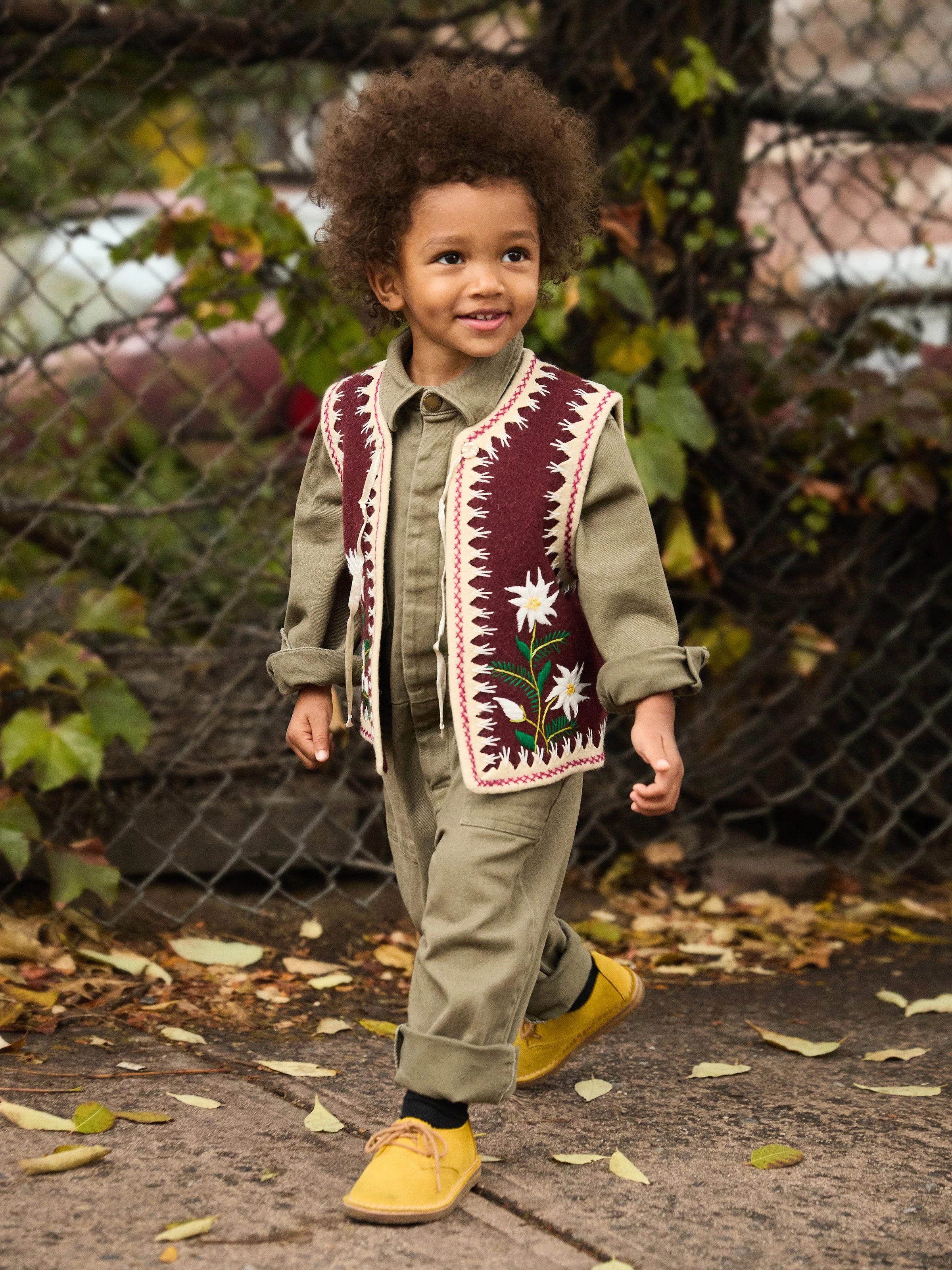 20251011_POP_UP_Parachute_Fall_09 Kayembe_1790_V1.jpg