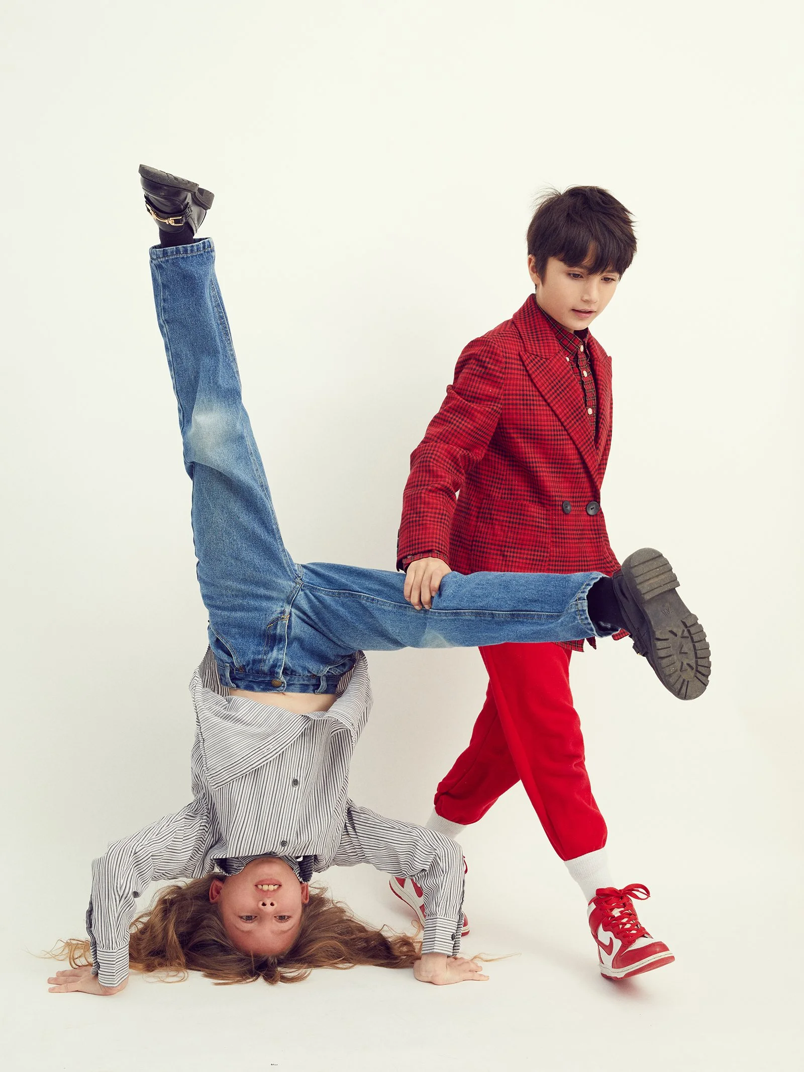 SHOT 1_0111_V1_S.jpg