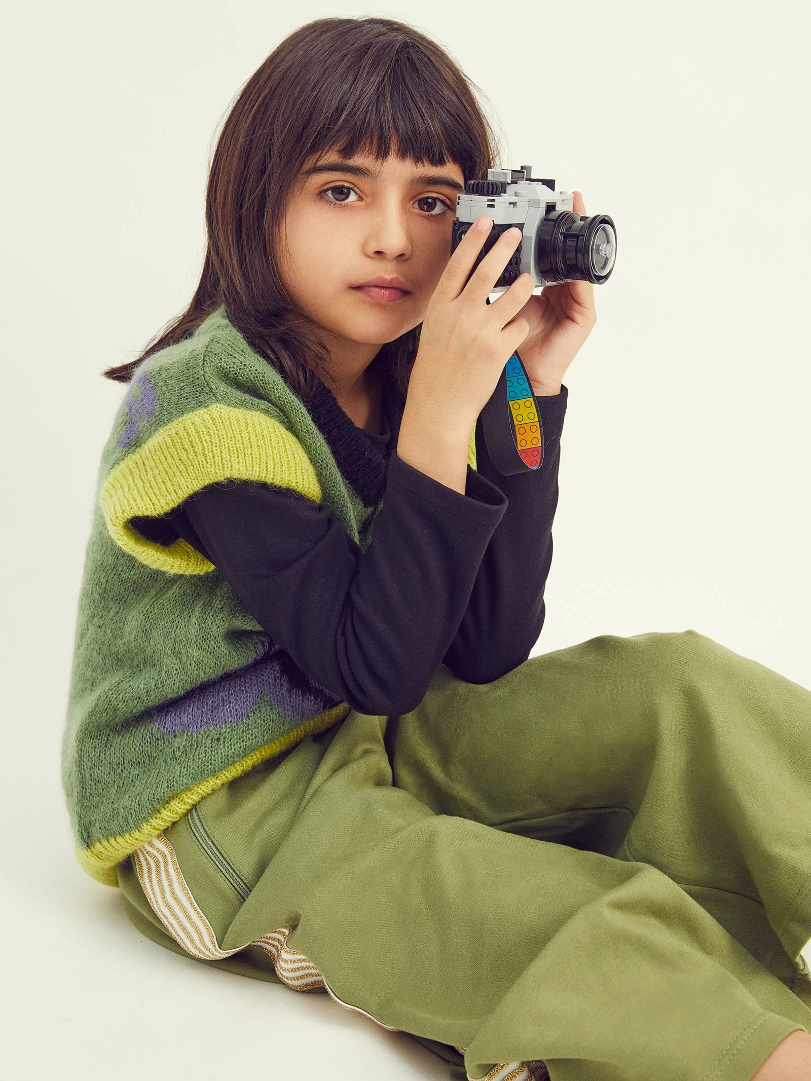 SHOT 1_0200_V1_S.jpg