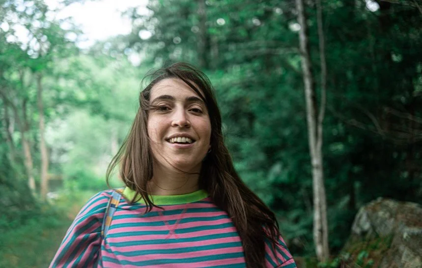 S&oacute;lo puedo ser 🌱 Where do you love to be outside?? Let me know below &lt;3 xoxoxo 

Pic by amazing @littleoshima