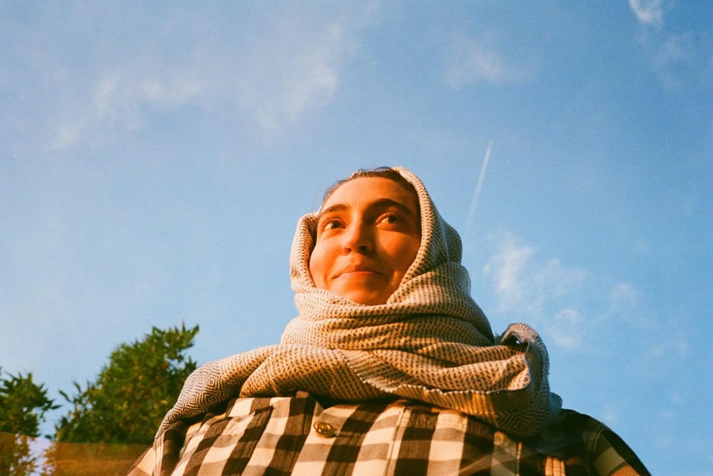 Homemade chai// knitting// chilly picnics &hearts;️ 
Pic on film by my brilliant twin bro @ziacrochets