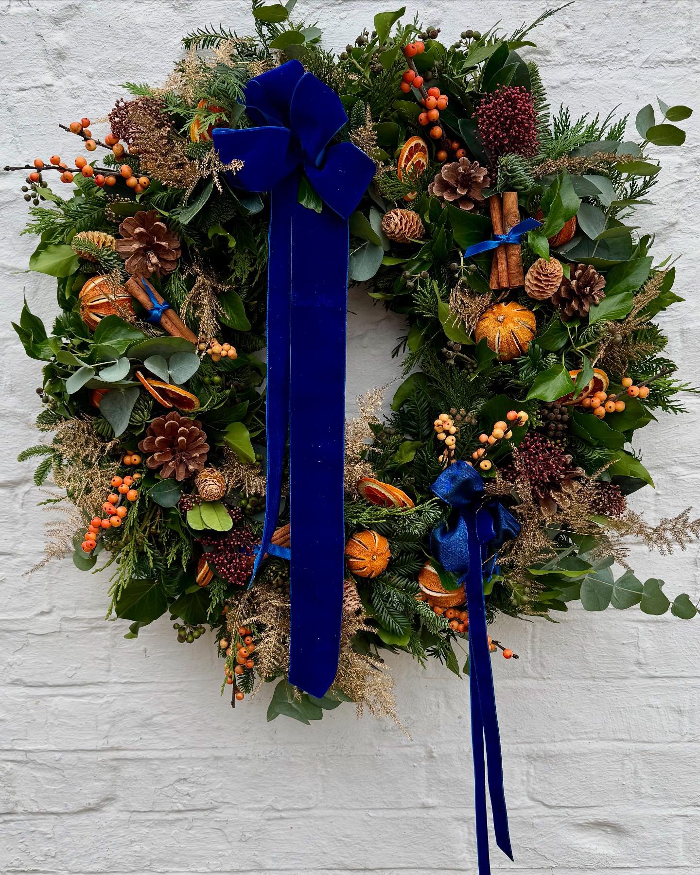 &ldquo;WREATHS&rdquo; 

I have a limited amount of bespoke and eye catching wreaths available to order. 

Available in beautiful colours to compliment your door. 
DM for more information and to order. 

#wreath #christmaswreaths #christmasdoorwreath 