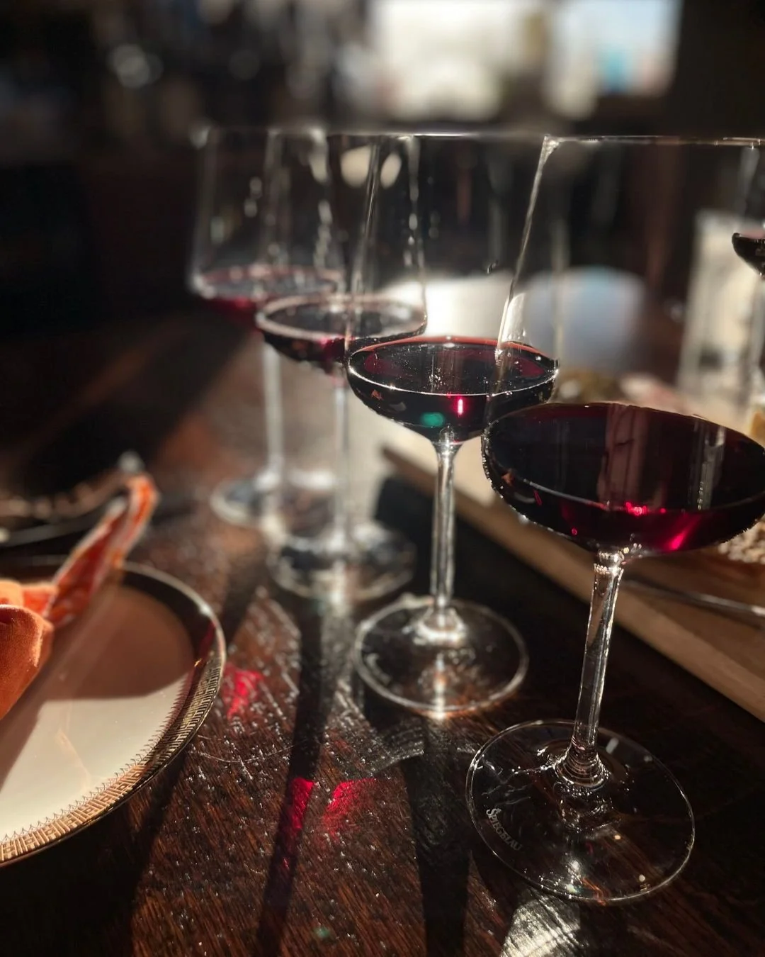 💥 New Weekly Wine Tasting &amp; Wine Bar Hours 💥 

❗ Effective Thursday, October 23, Lucille will stay open until 9 PM on Thursday, Friday, and Saturday nights. That's extra time for you to have another glass, order Blue Ox takeout, hang out, and s
