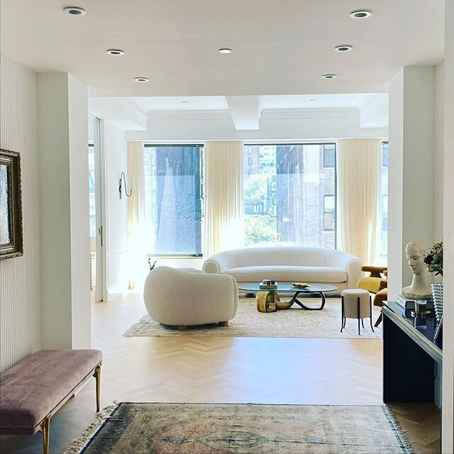 Quick stop at our Greenwich Village project for some final touches. This place has the best light.  #benjaminandresarchitekt #architecture #interiordesign #greenwichvillage #nyc #apartment #apartmentdecor