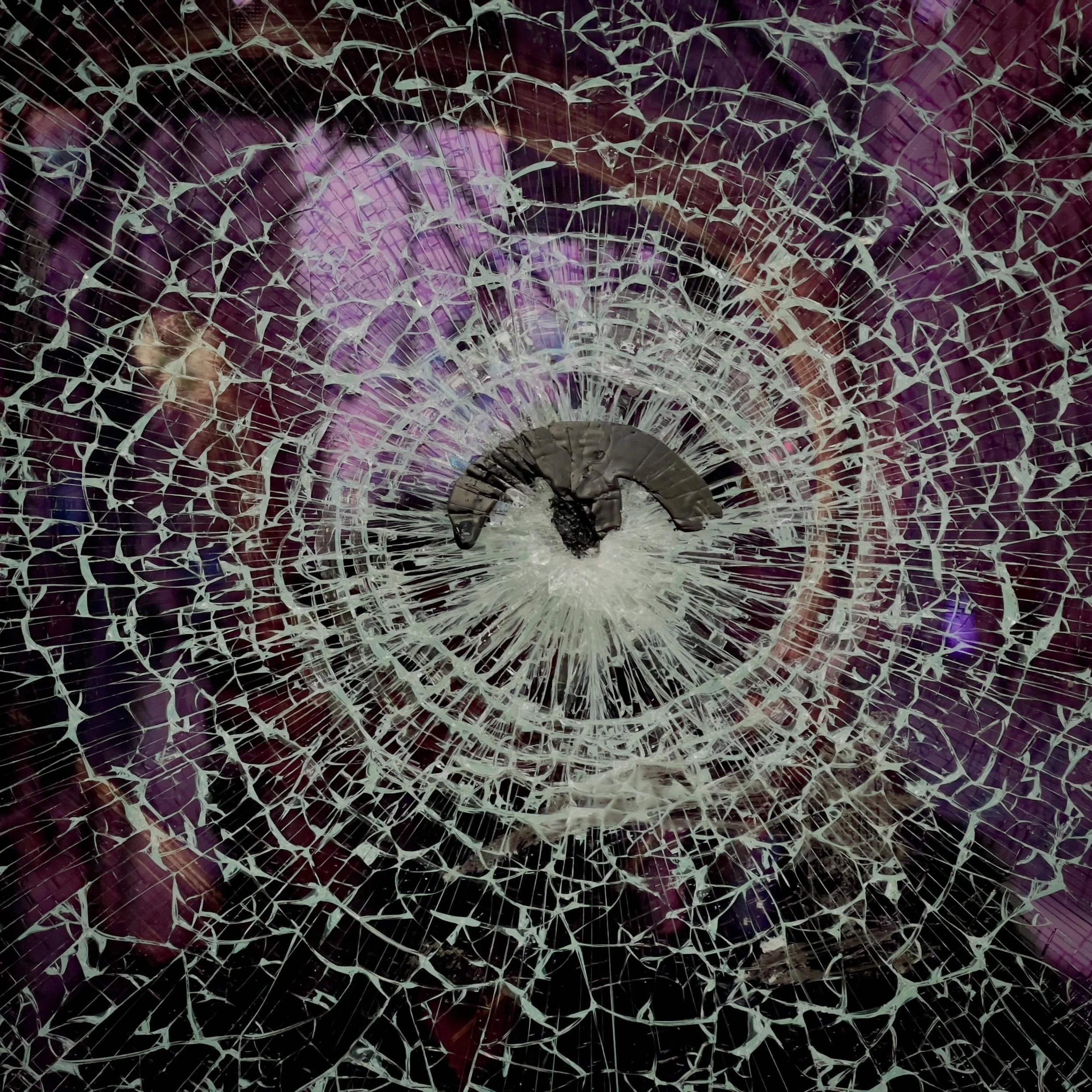 Open Glass

By Nisi Ariana