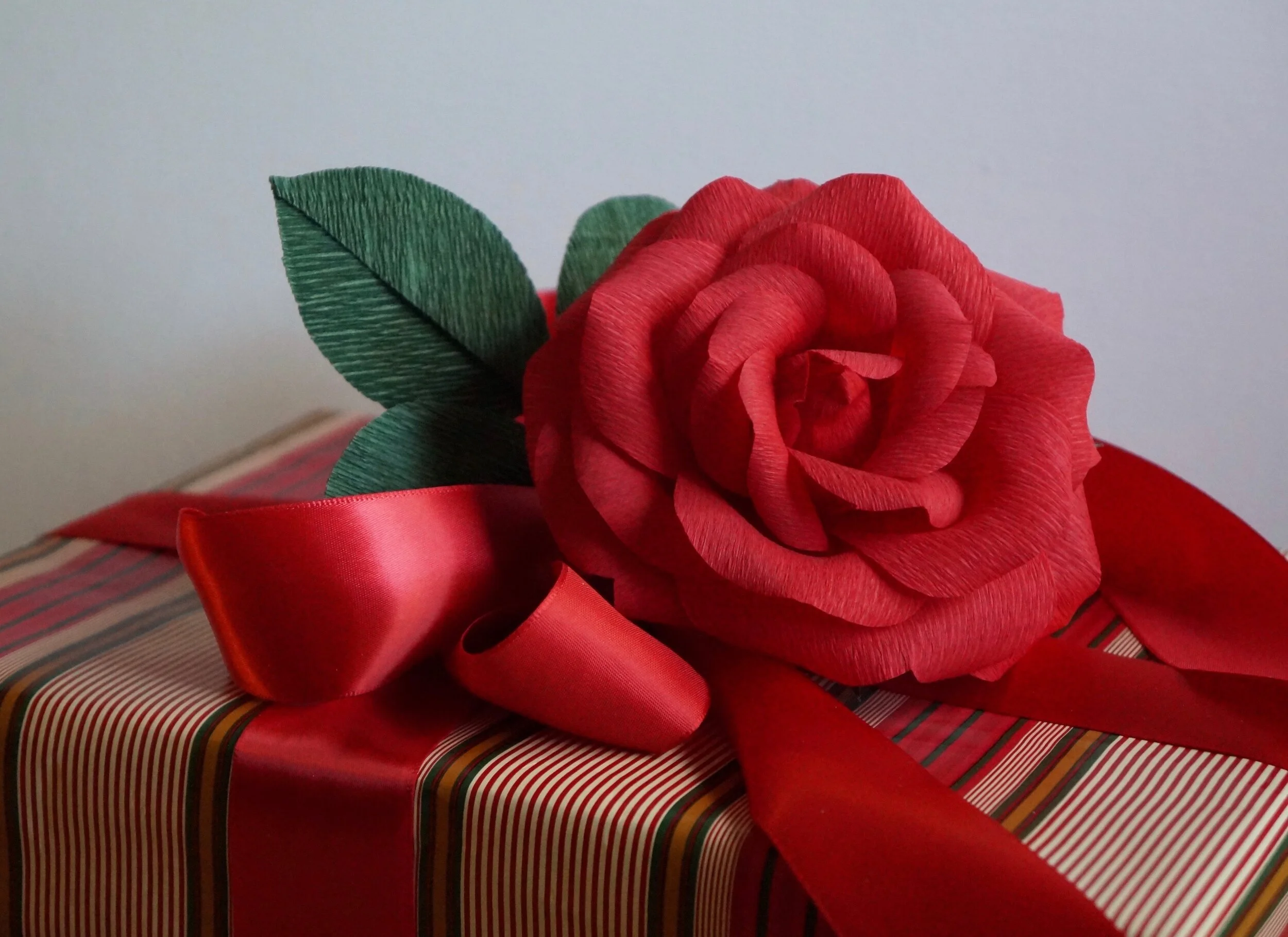 Vintage Rose Gift Topper