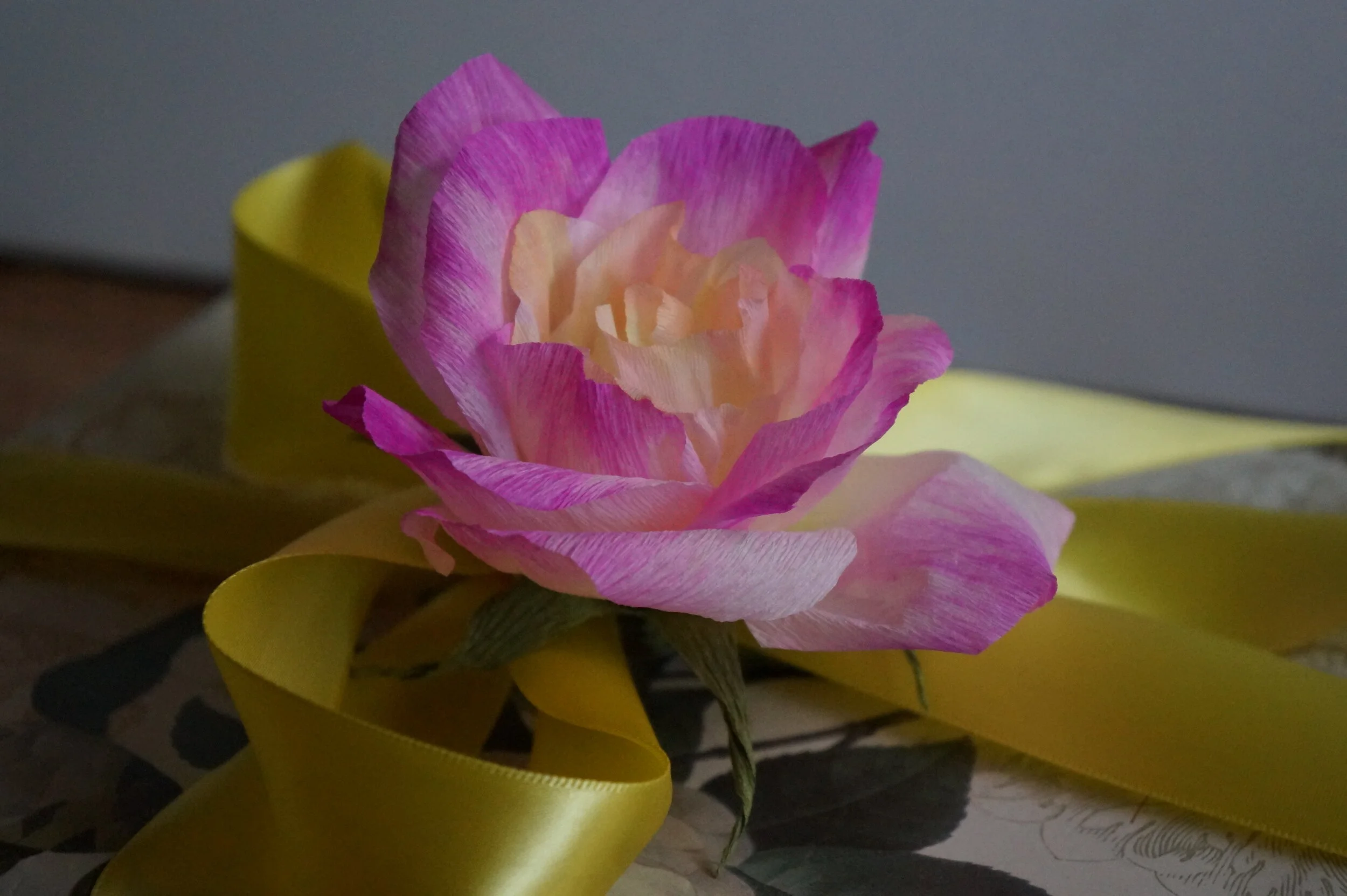 Gradient Rose Gift Toppers