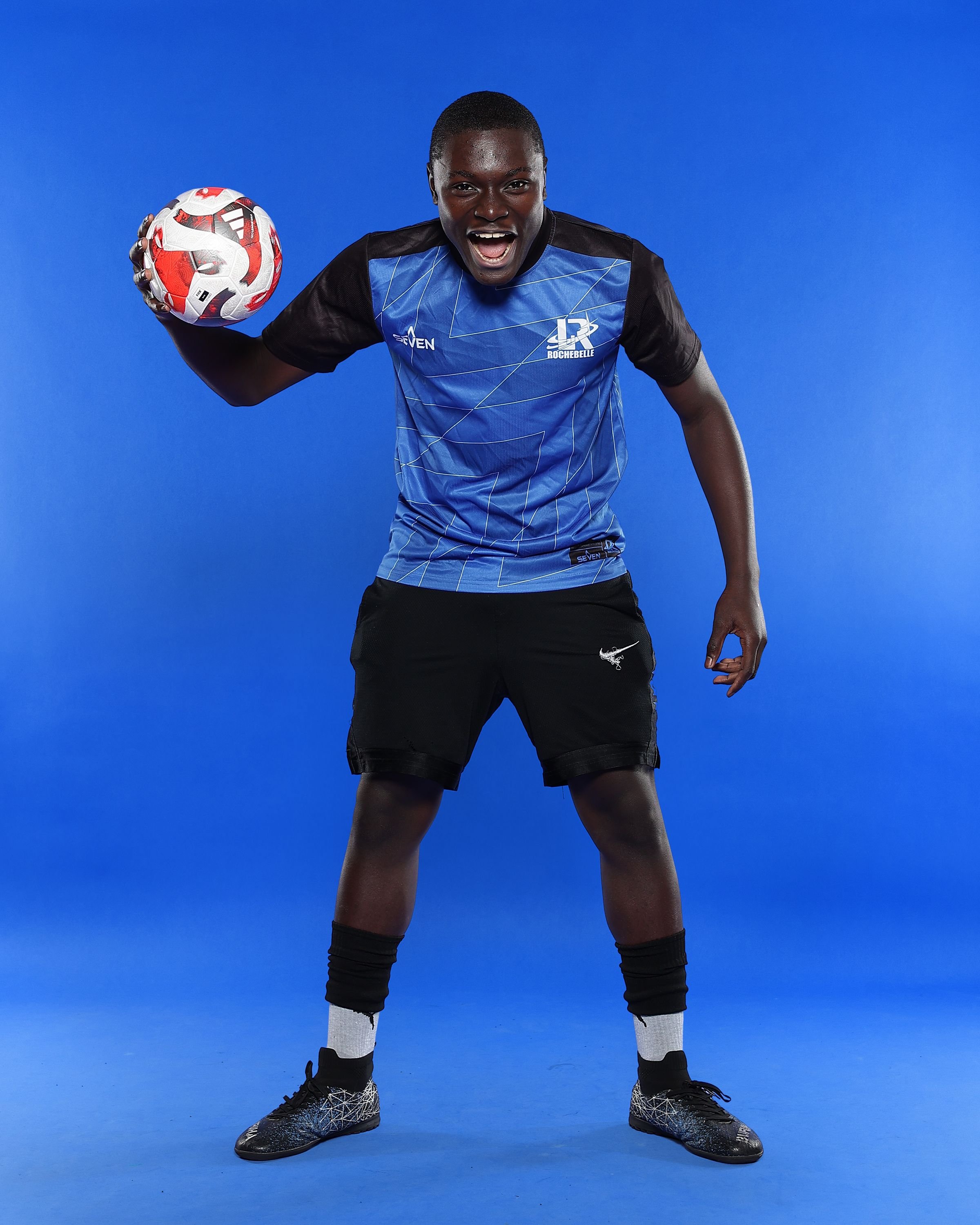 fond_bleu_cisse-loukou_dutrochet_ange_mety_roch9390-2_2504188.jpg